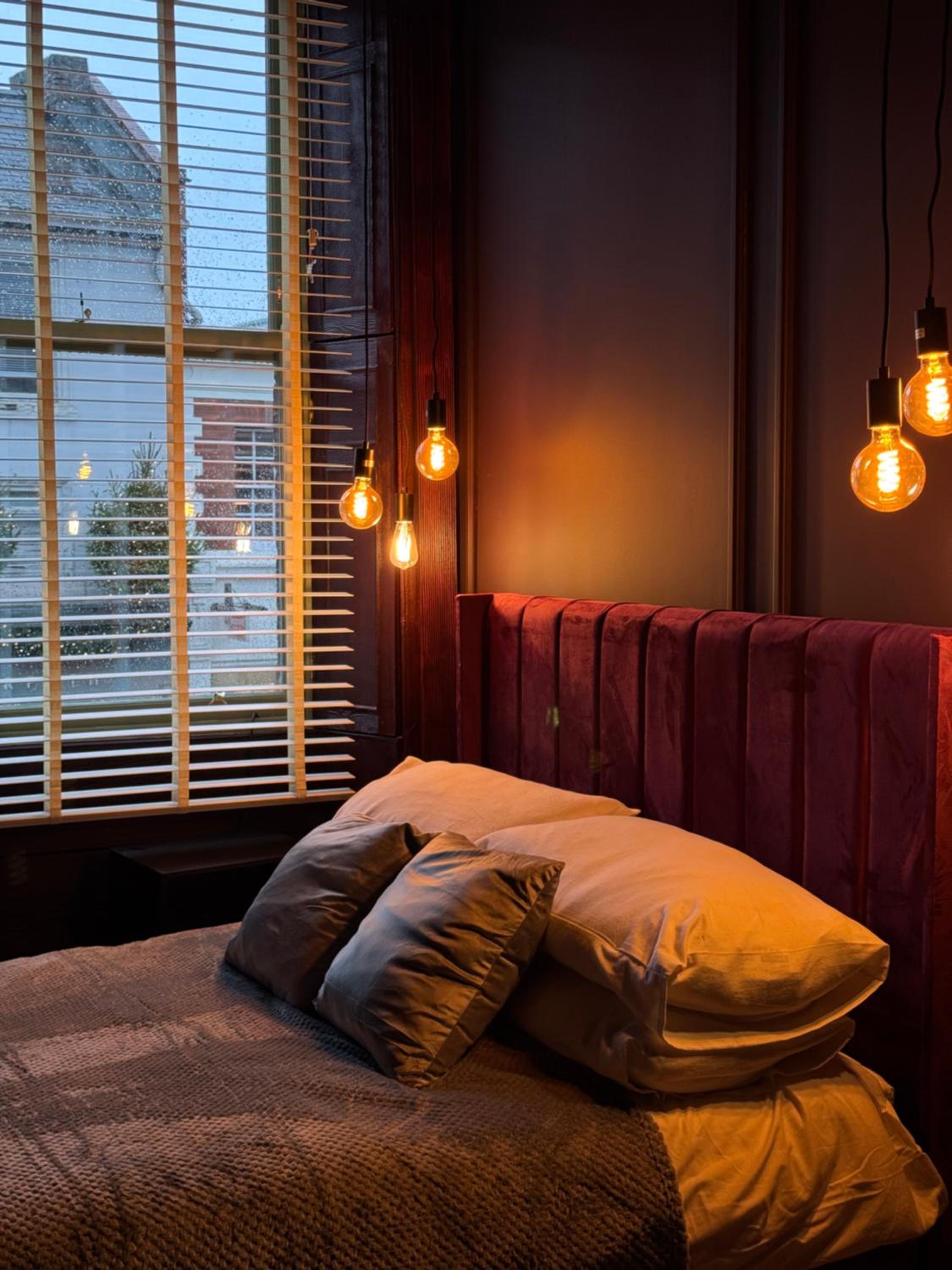 Magistrates Penthouse Suite - Town Centre Apartments with Spa view 3