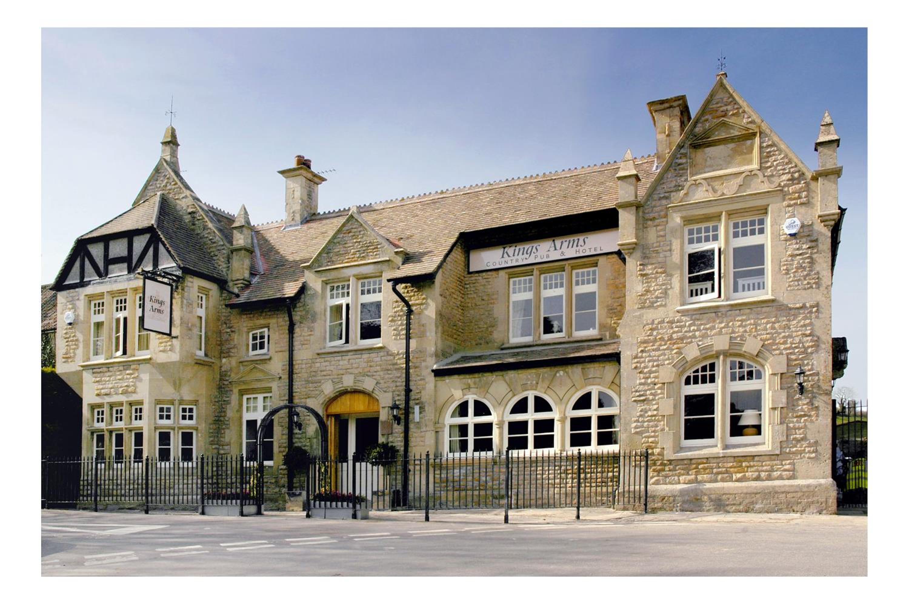 Sherborne Vacations - The Kings Arms - Property Image 3