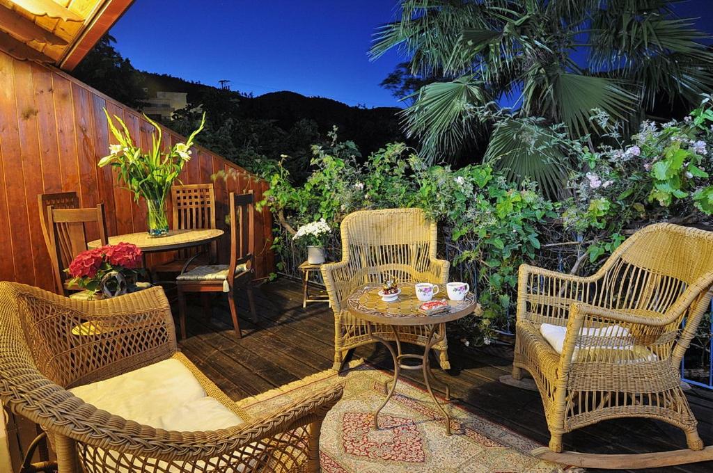 Pina Balev Inn
