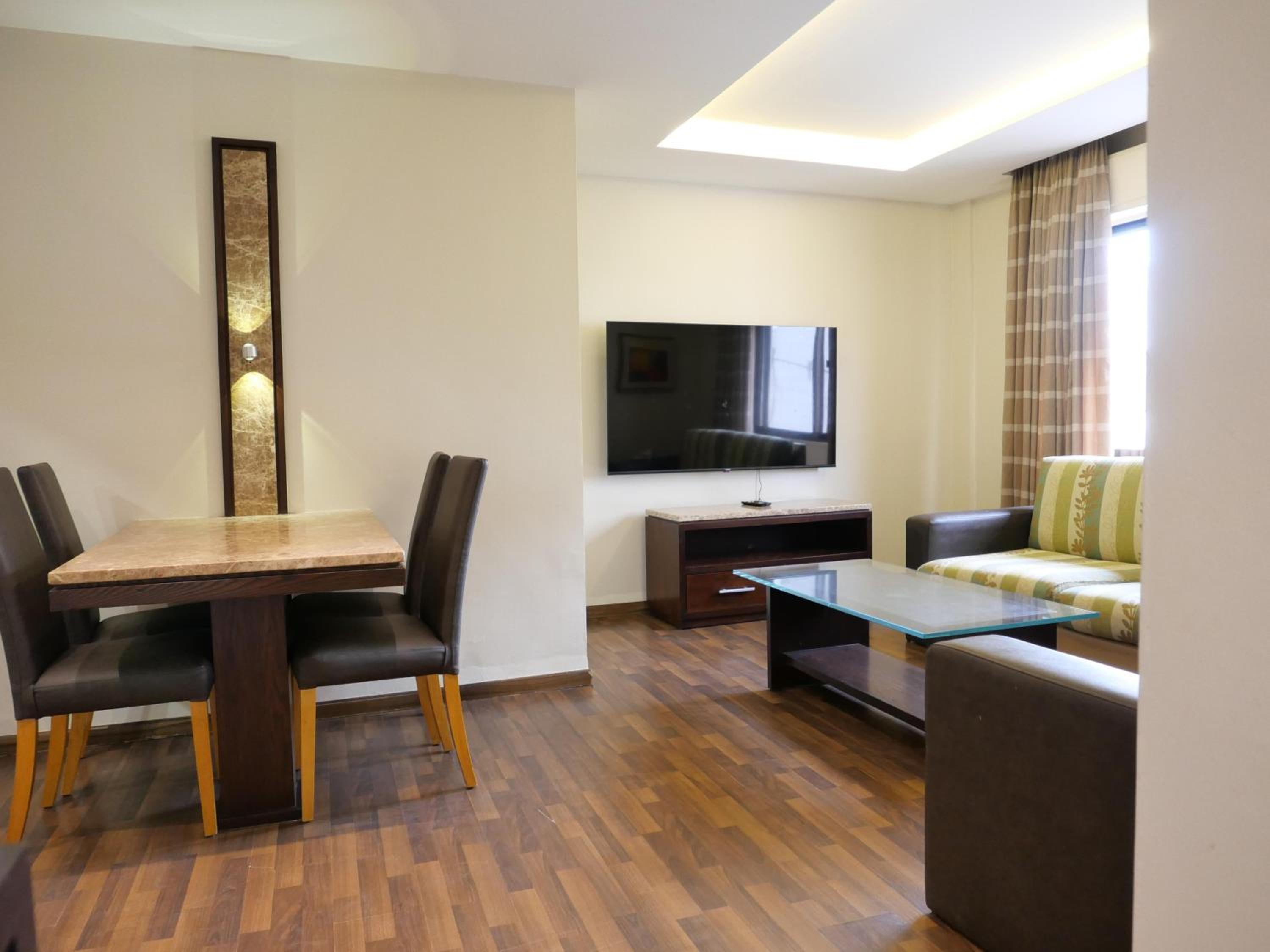 Granada Suites Hotel