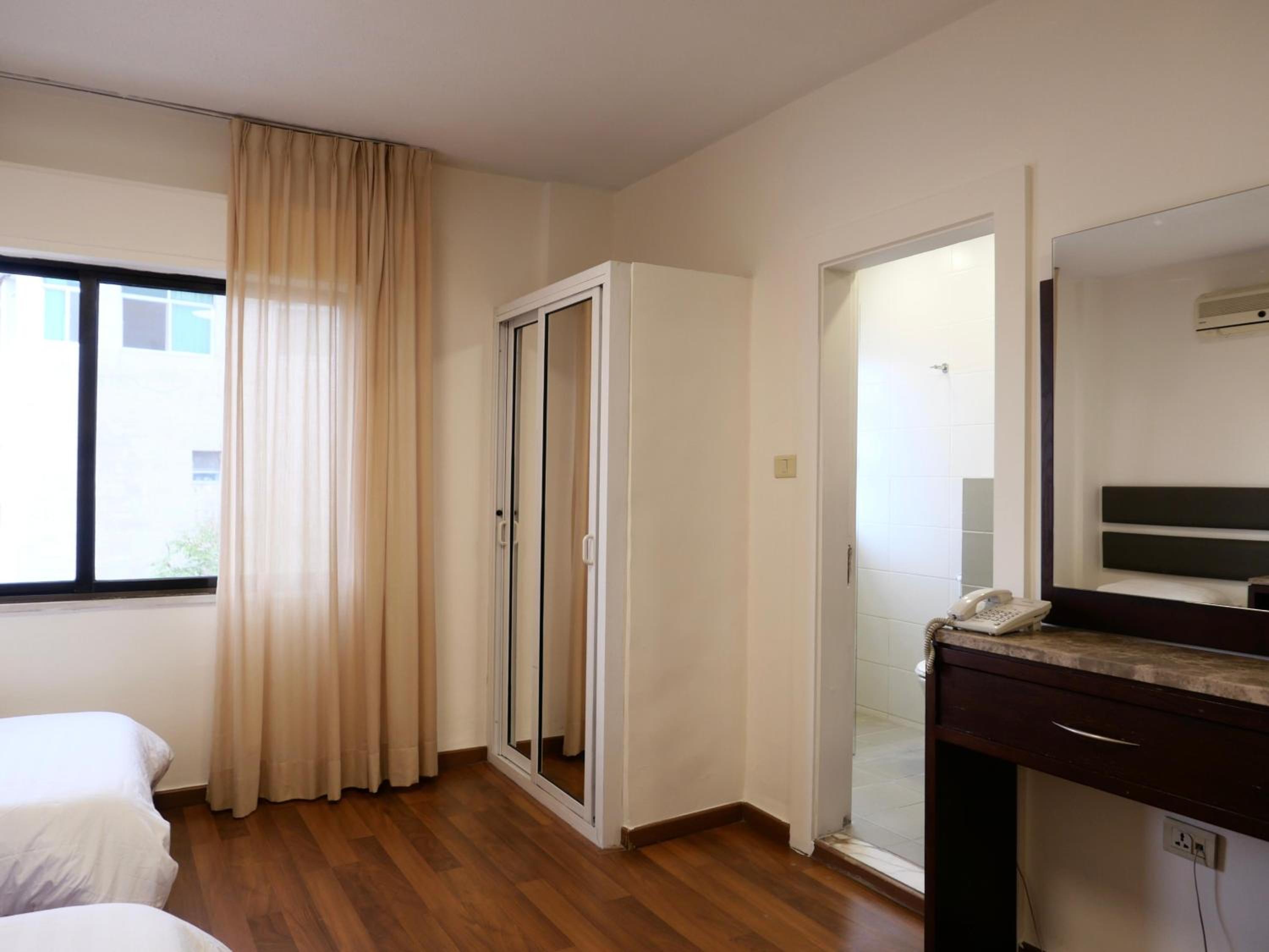 Granada Suites Hotel