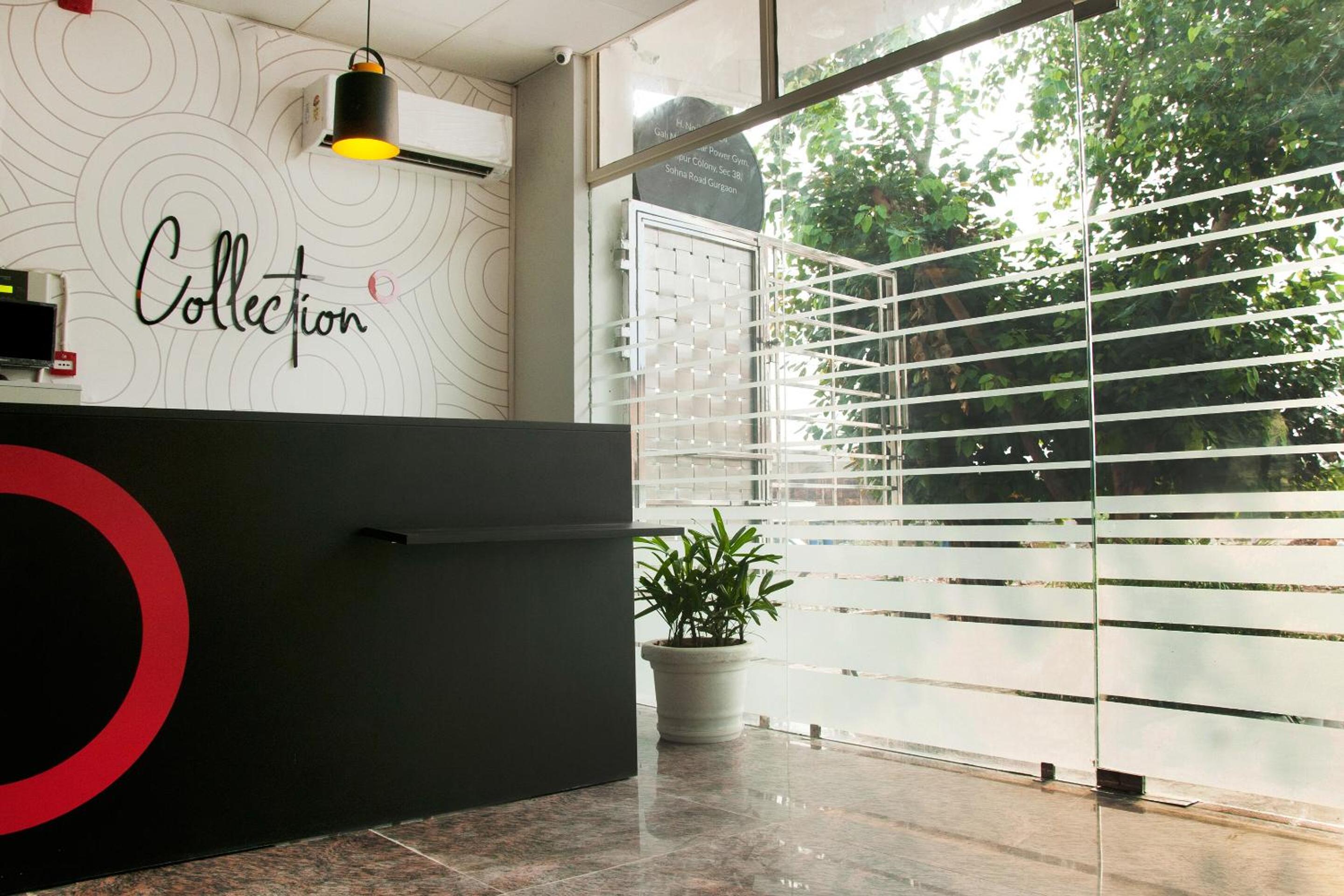 Lobby & Reception