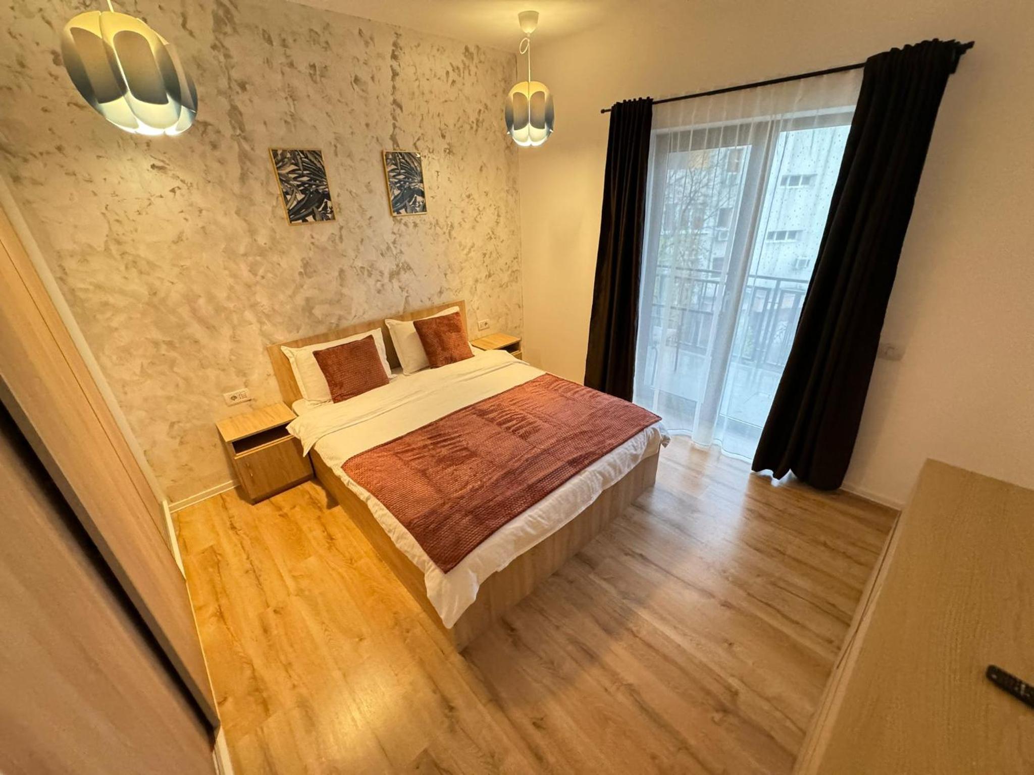 GLAM APARTMENTS Lipatti near Iulius Mall and City Center