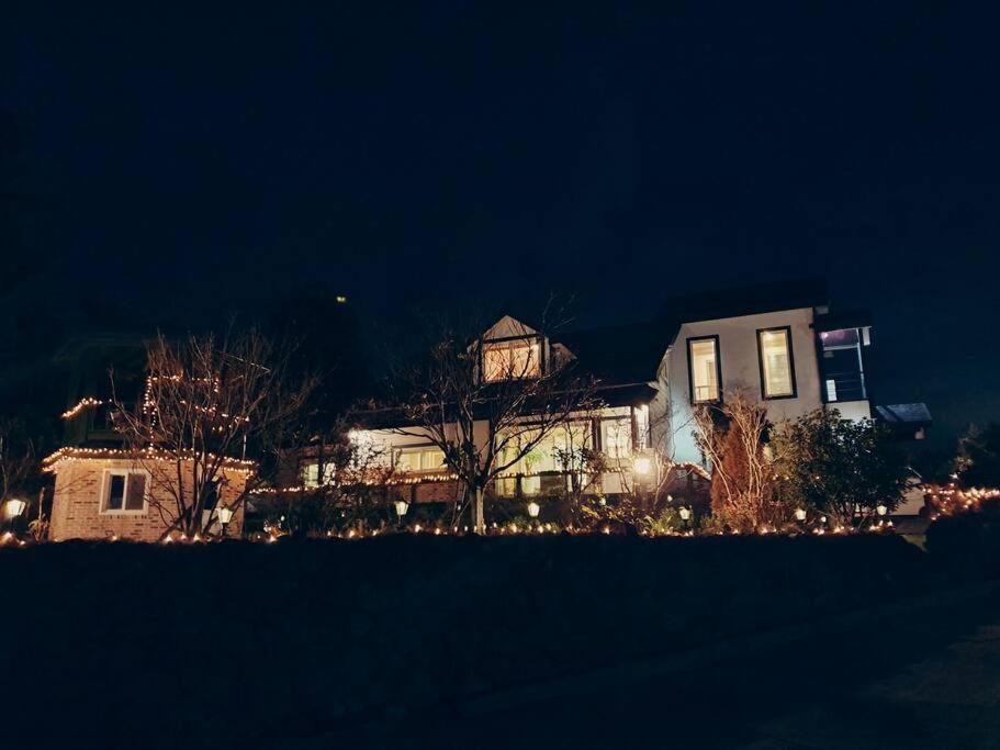 Executive Home in Jeju view 3