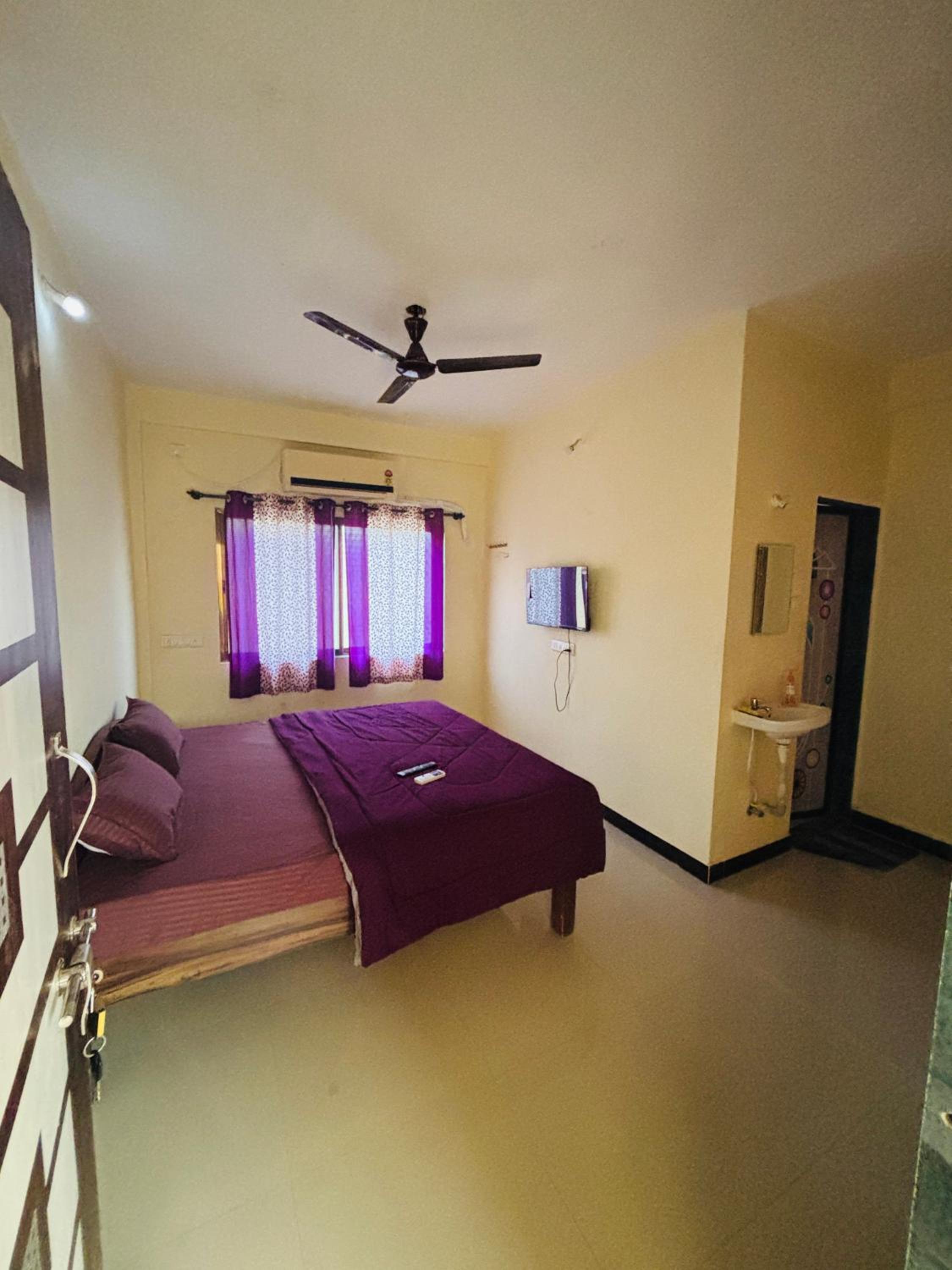 Aashray Guestroom