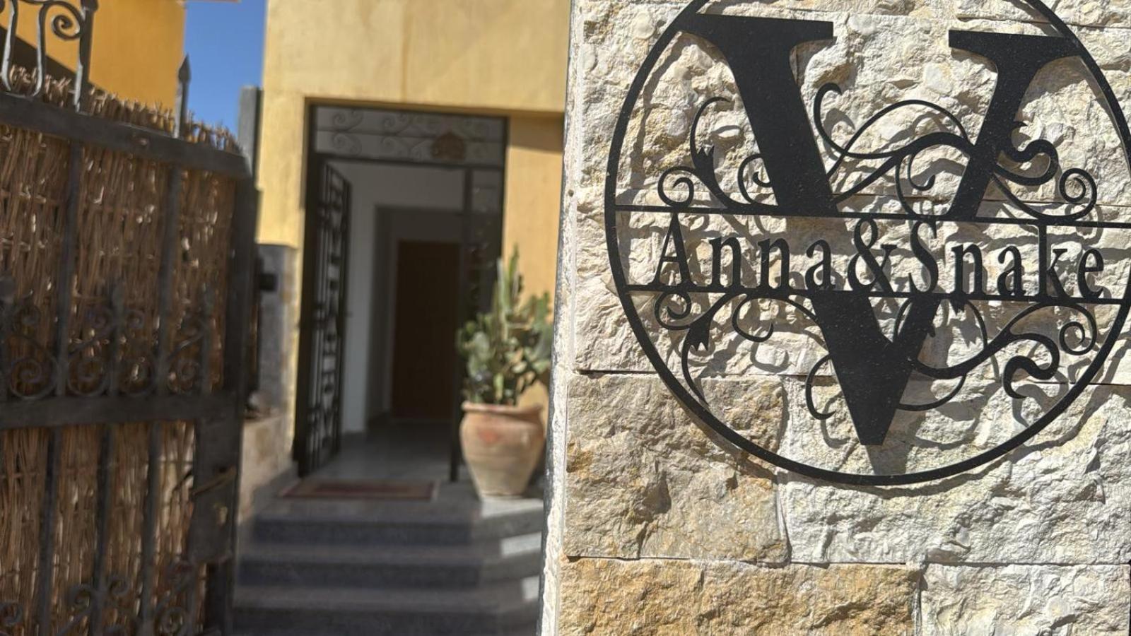 Hotel Villa Anna & Snake - Image 1