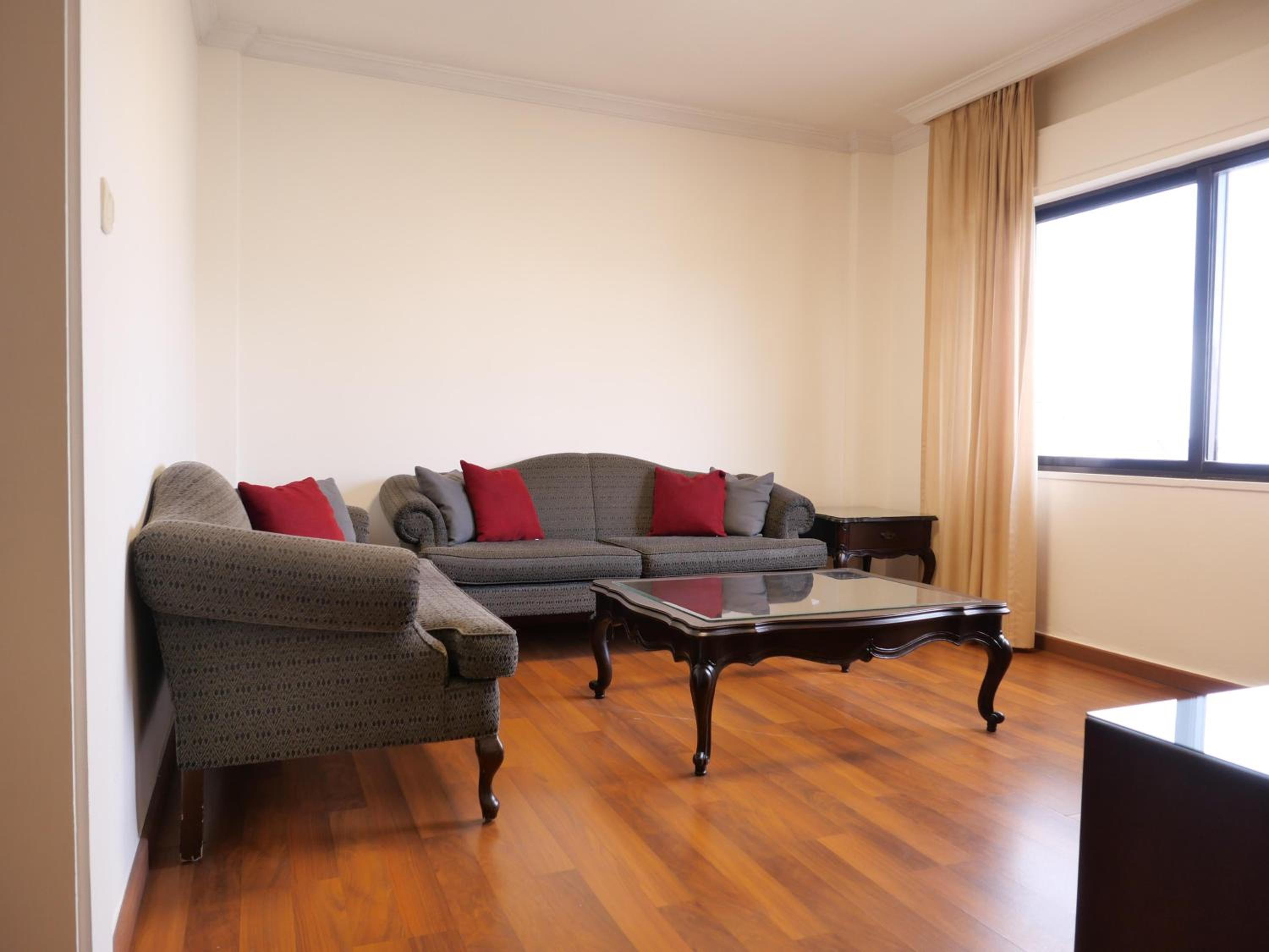 Granada Suites Hotel