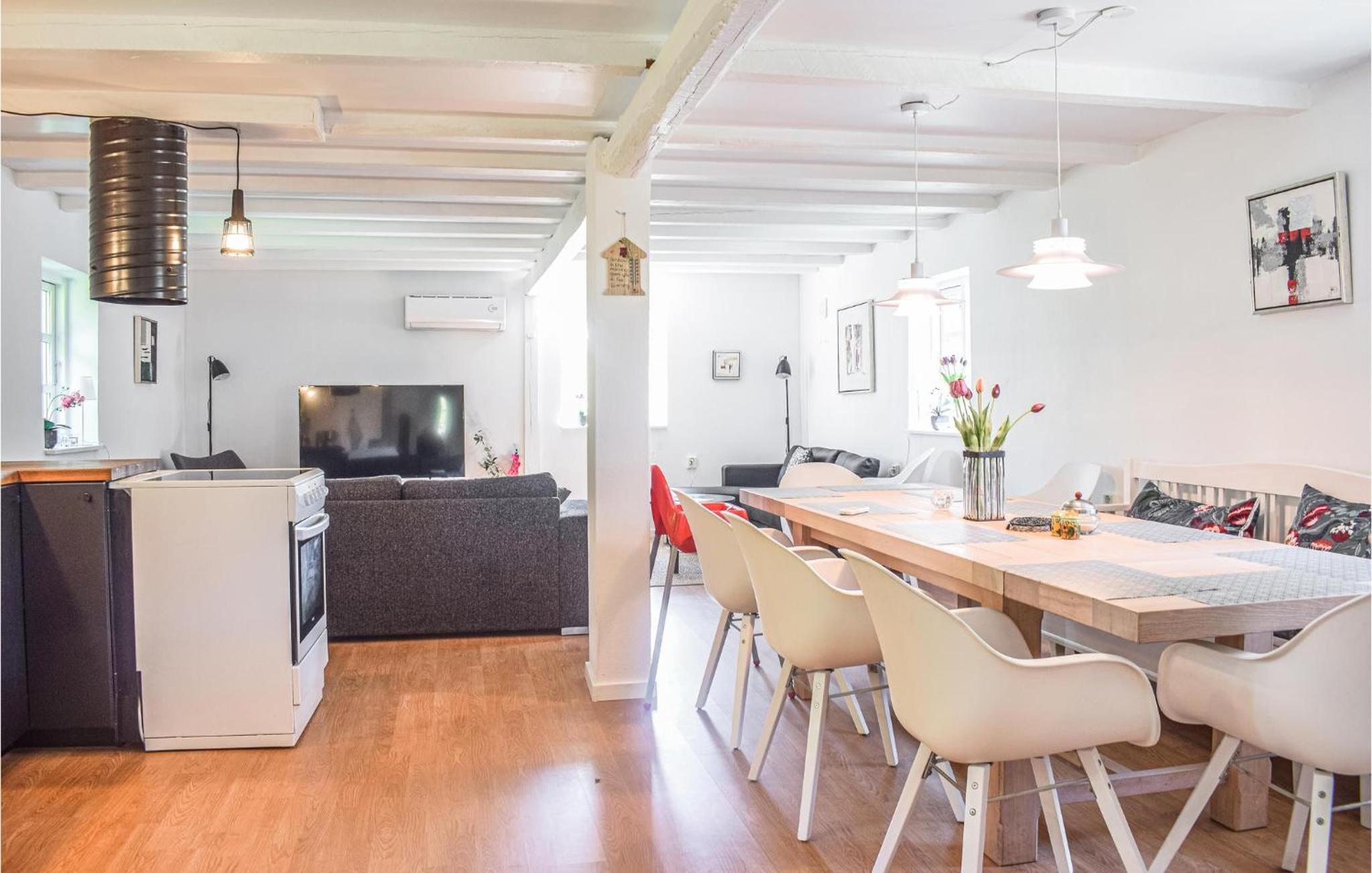5 Bedroom Lovely Home In Tving view 4