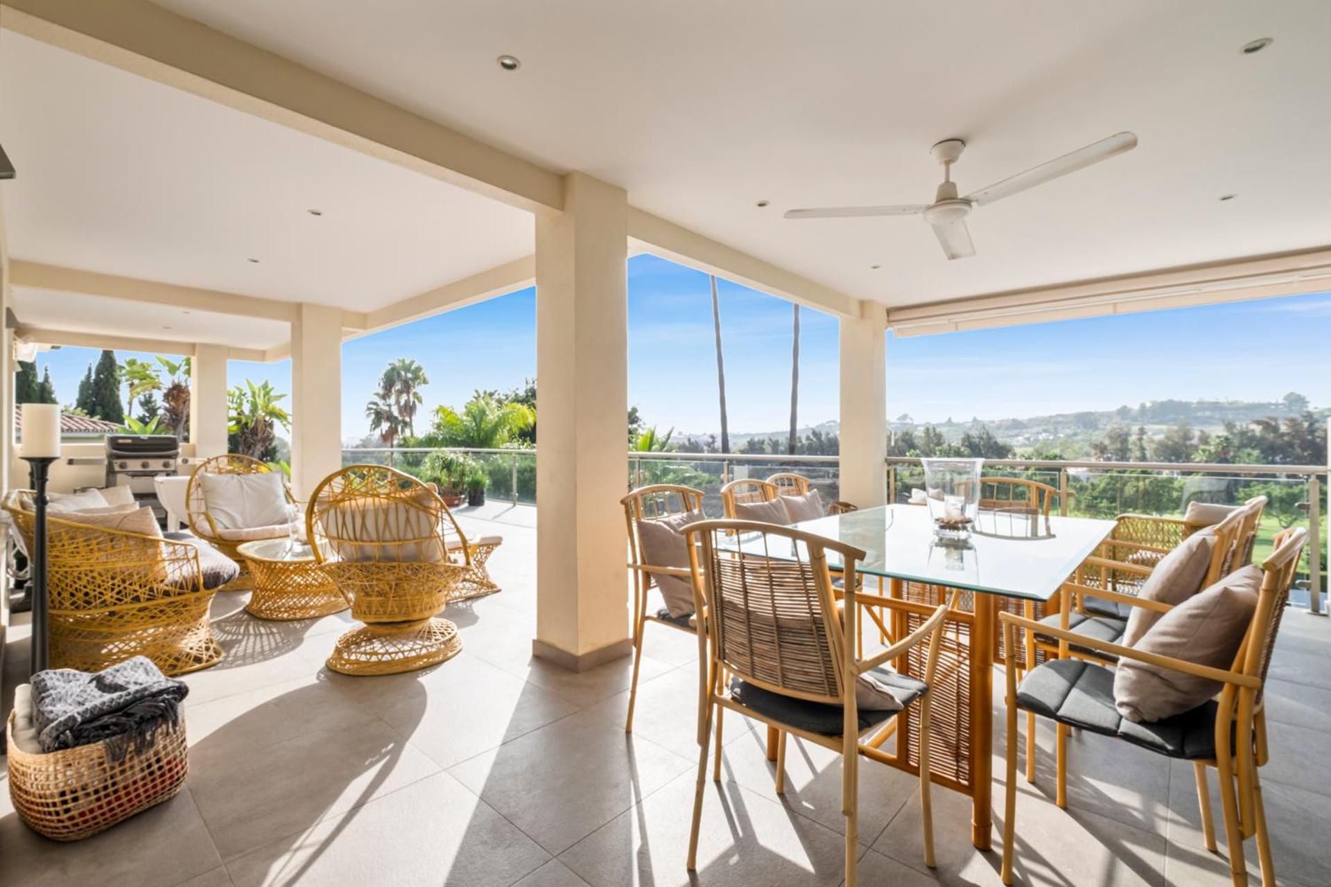 Marbella - Los Naranjos golf frontline villa photo 5
