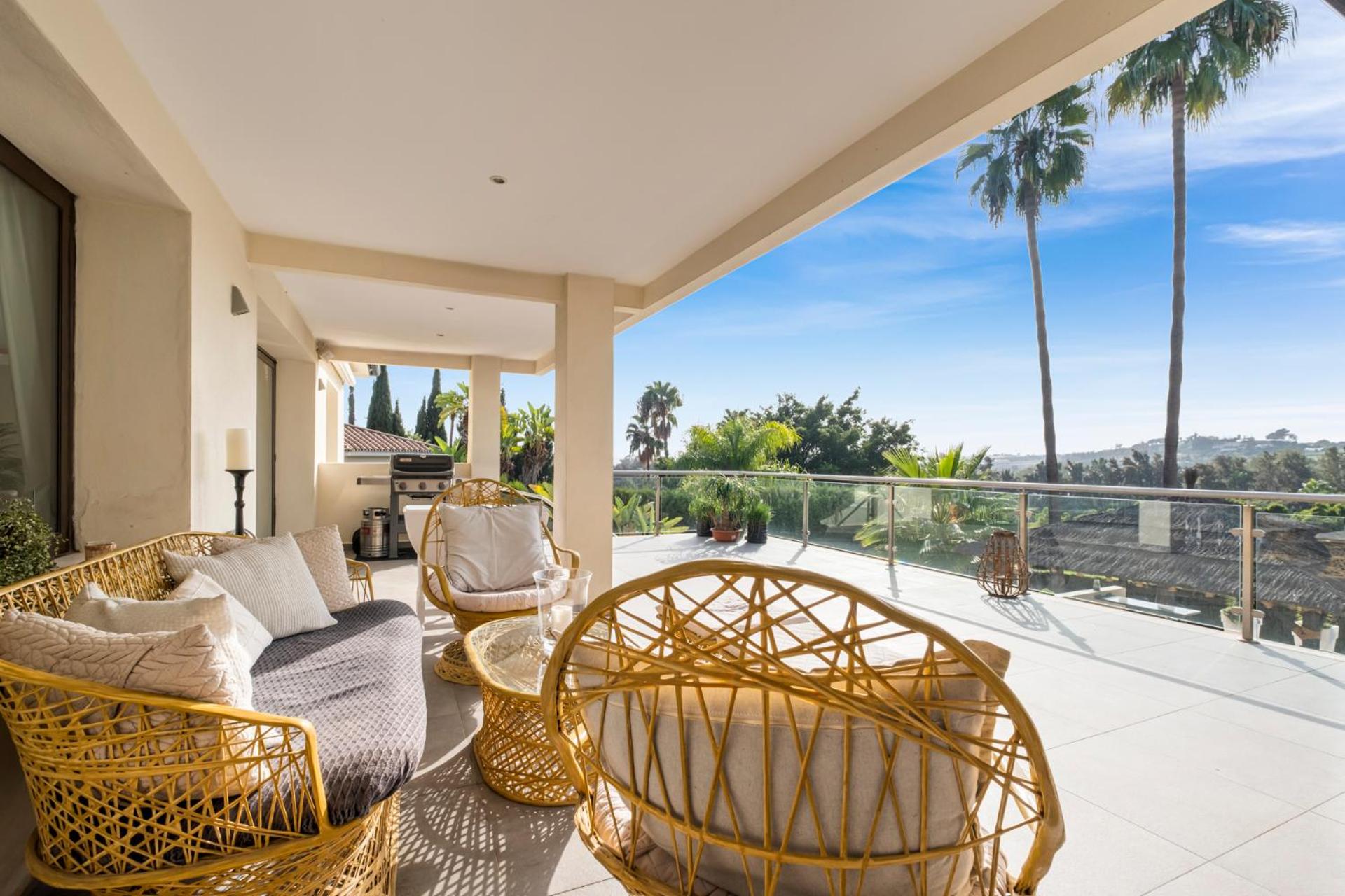 Marbella - Los Naranjos golf frontline villa photo 4
