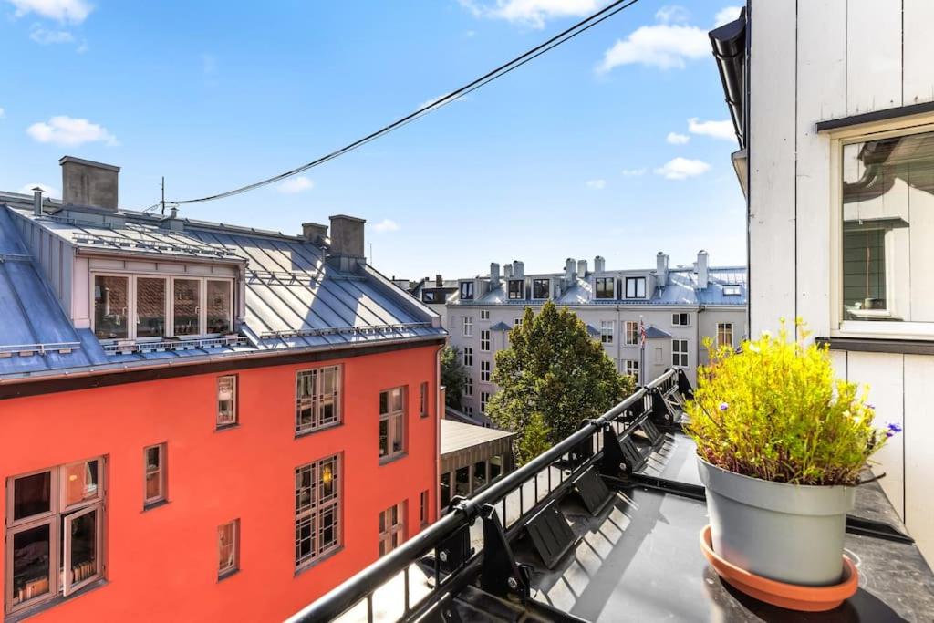 DINBNB APARTMENTS l Penthouse l Two Bath l Bathtub l Self check-in view 3