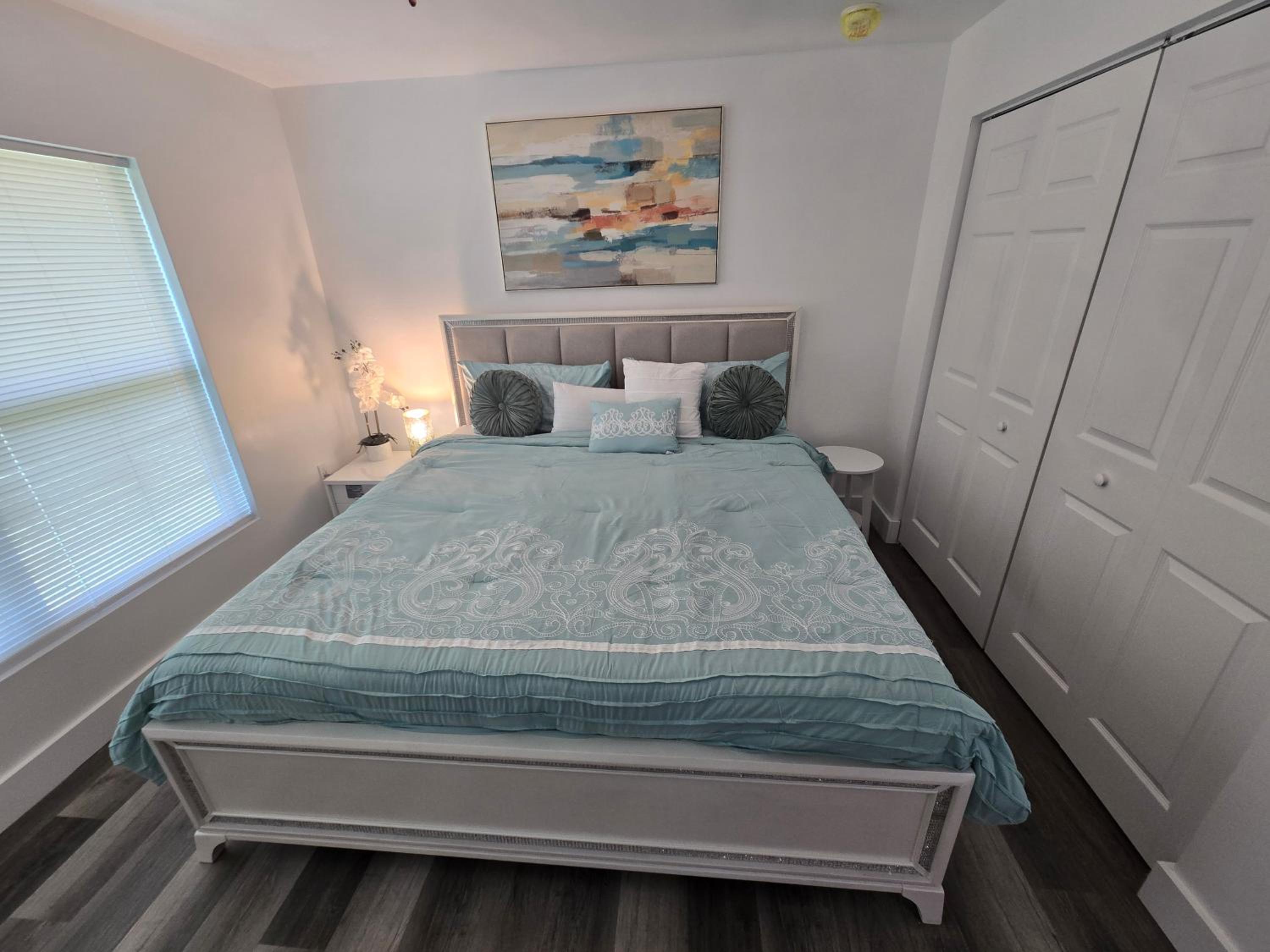 Cozy Urban Oasis view 5