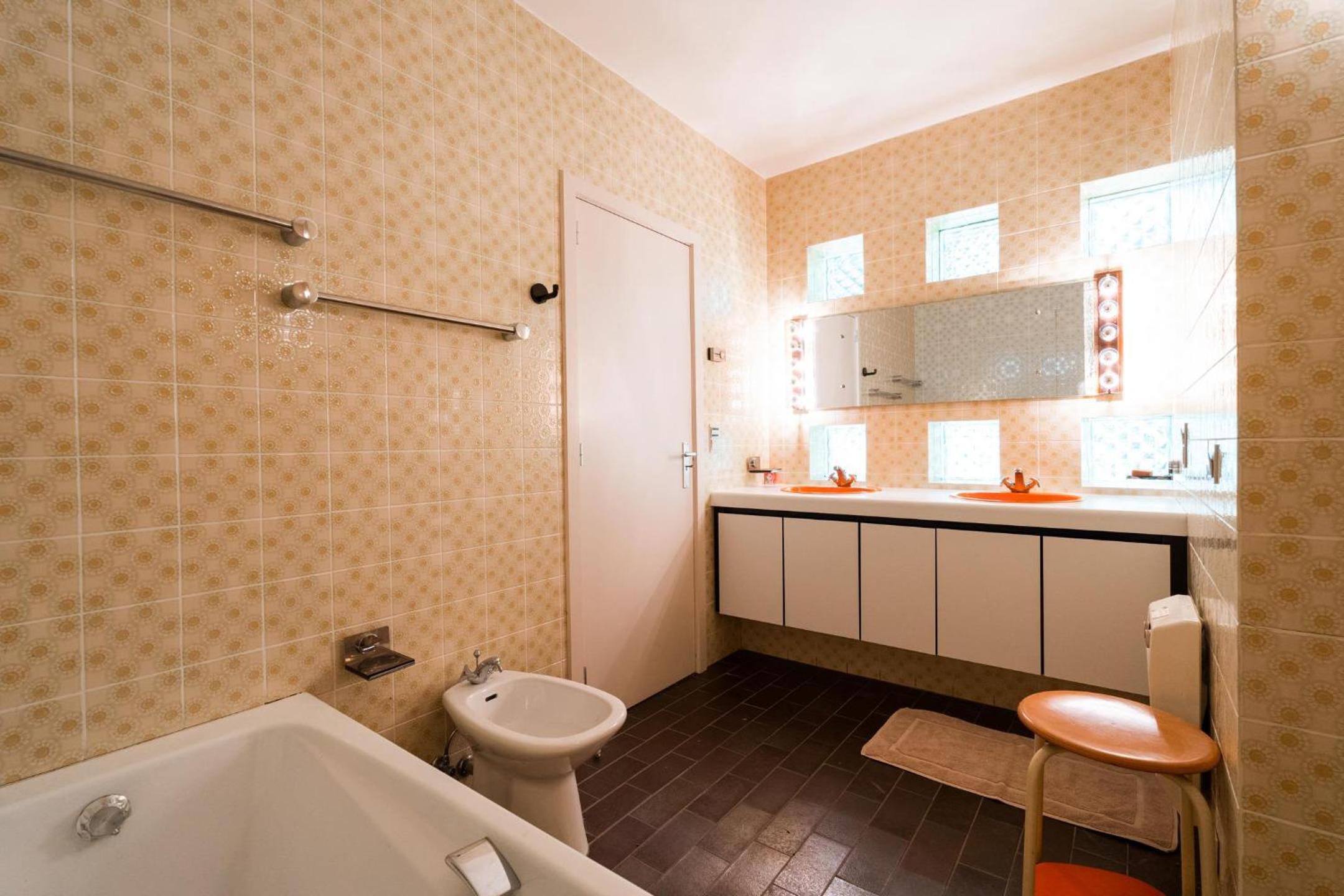 Appartement dans une Villa de Prestige avec Étangs et Serre