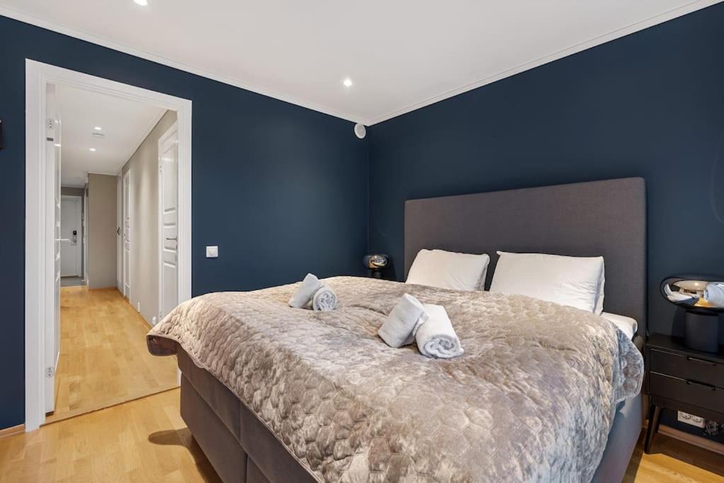 DINBNB HOMES l HIGH-END l 15 min From City Center l Rooftop Terrace view 4