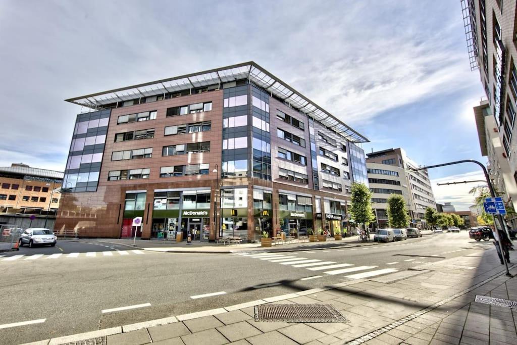 DINBNB HOMES l HIGH-END l 15 min From City Center l Rooftop Terrace view 5