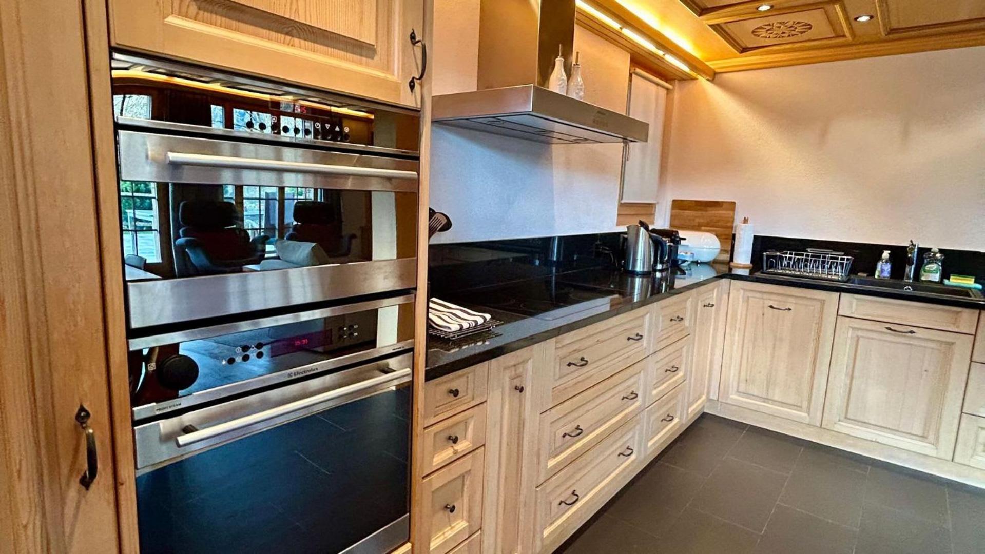 Luxurious Flat with Jacuzzi Sauna
