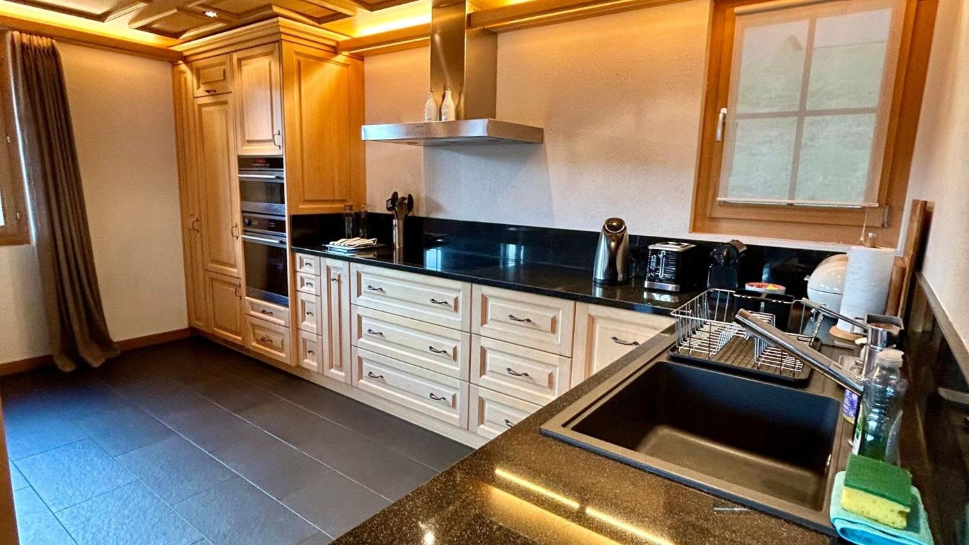 Luxurious Flat with Jacuzzi Sauna
