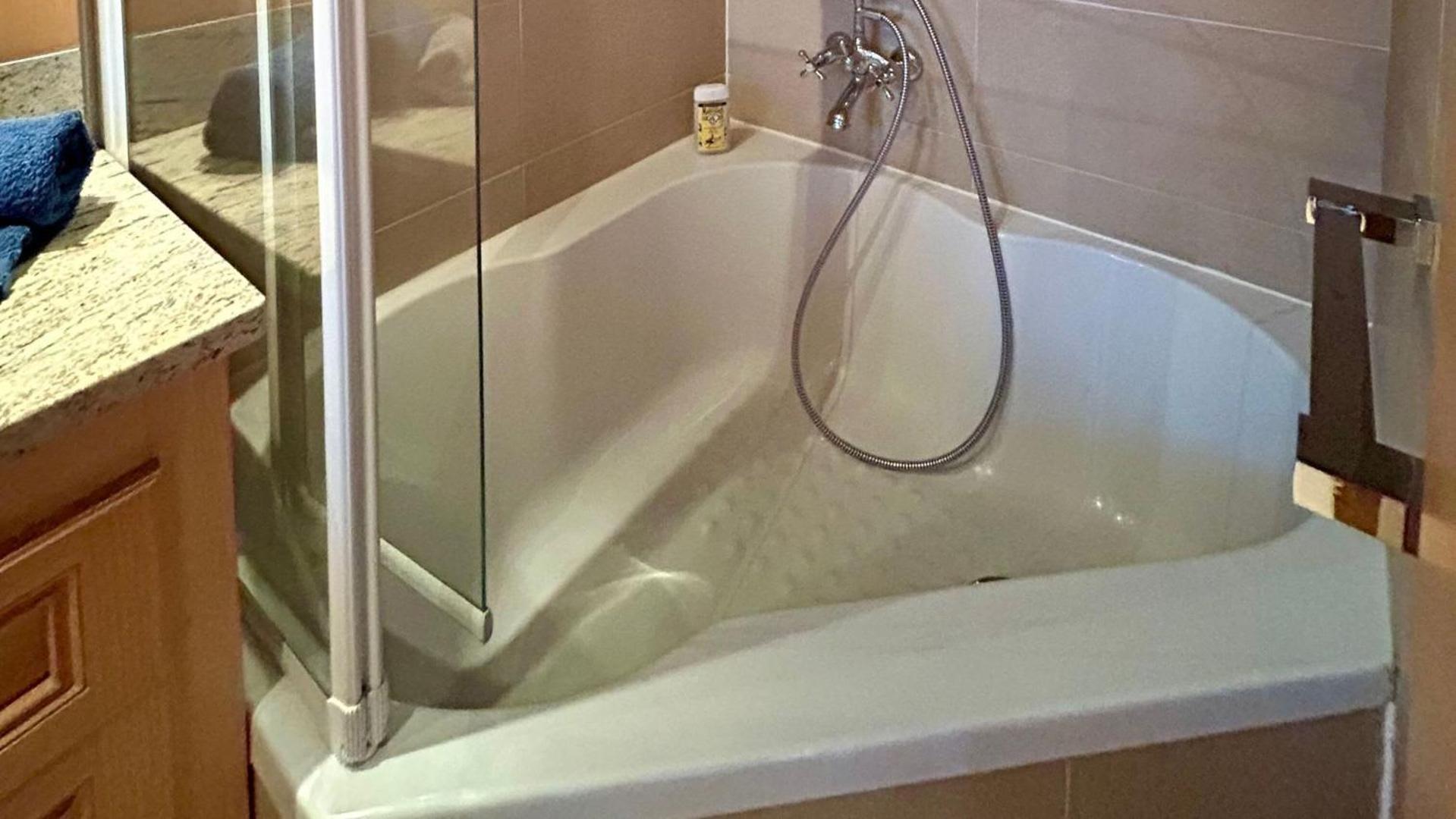 Luxurious Flat with Jacuzzi Sauna
