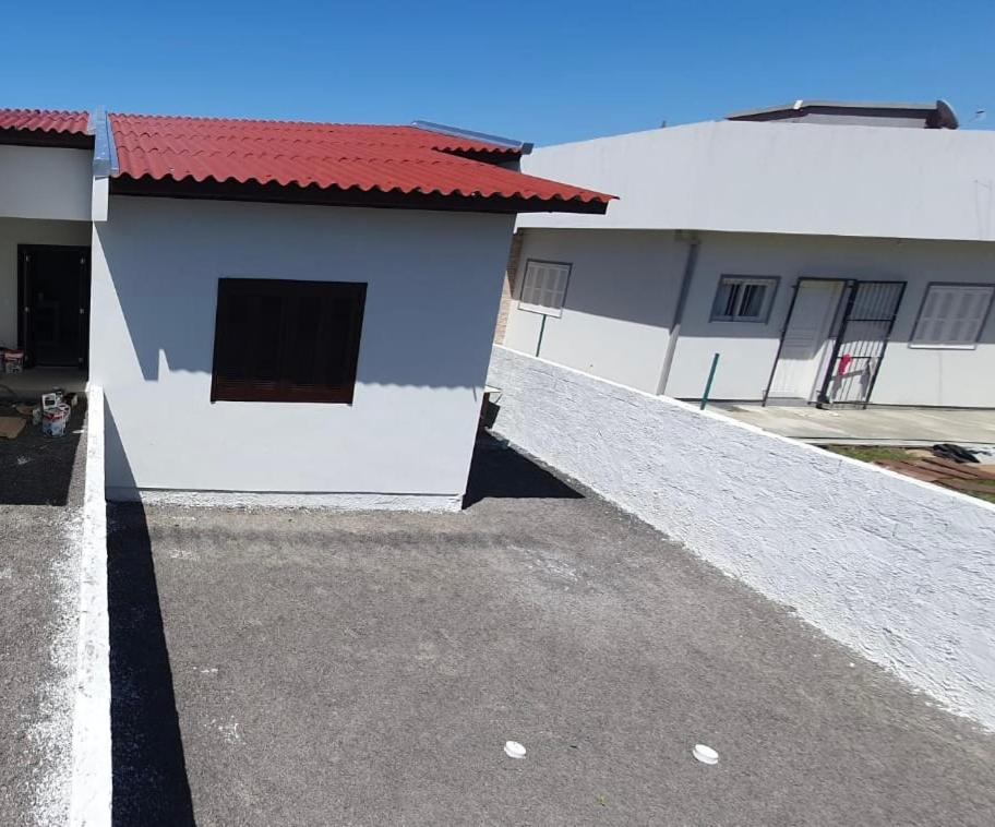 Casa 70mt2 Mobiliada Centro Gaivota 400mt do Mar Wifi TV Smart