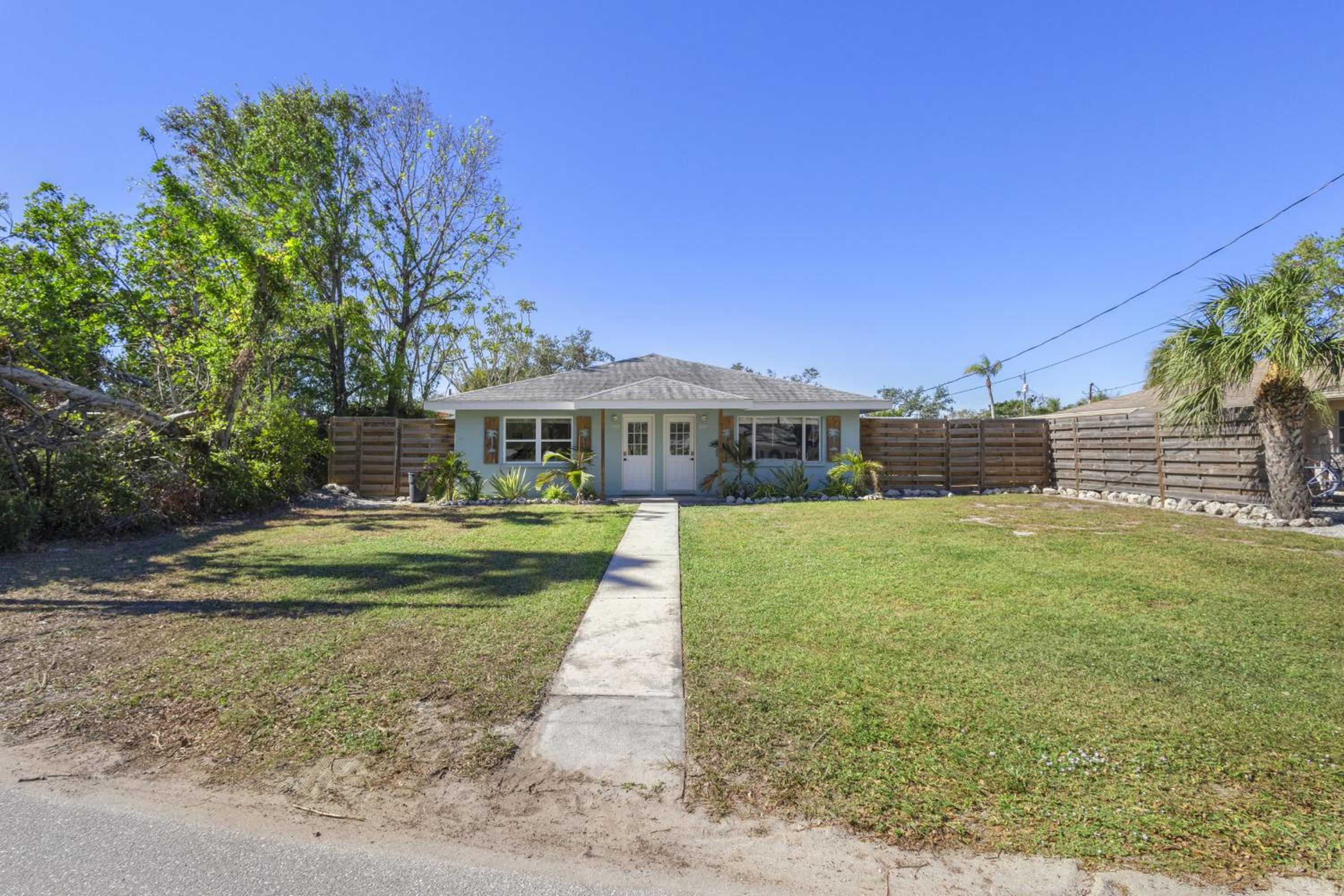 Hotel The Surf Suite Dog Near Ami Patio Tv - Image 1