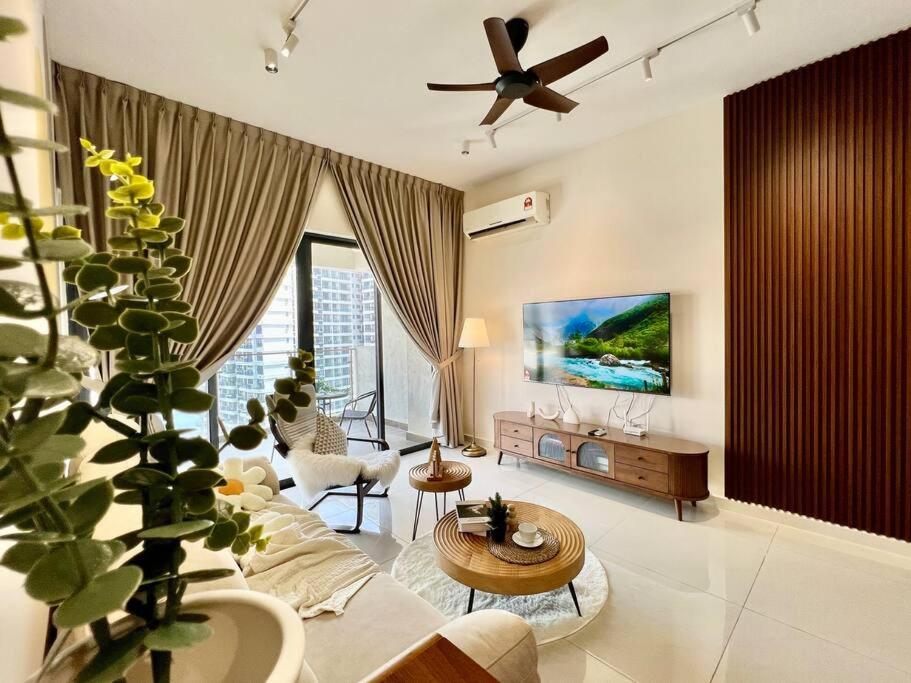Country Garden Danga Bay Bay Point by R9 HomeStay