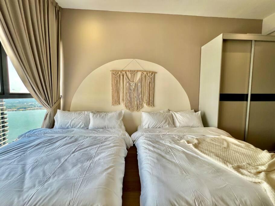 Country Garden Danga Bay Bay Point by R9 HomeStay