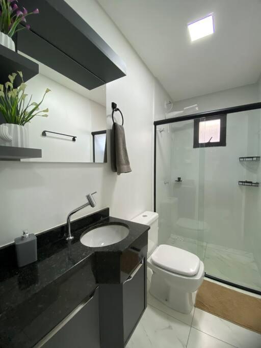 Stúdio de 1 Quarto, Wifi 500mb, Condominio com Elevador, 1 Vaga de Garagem, Cozinha Completa - Indicado para Grupos, Hospedes a Trabalho, Família e Pets