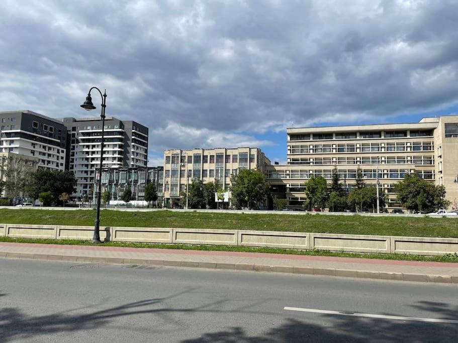 Hotel On The Riverside A Mixing Selection