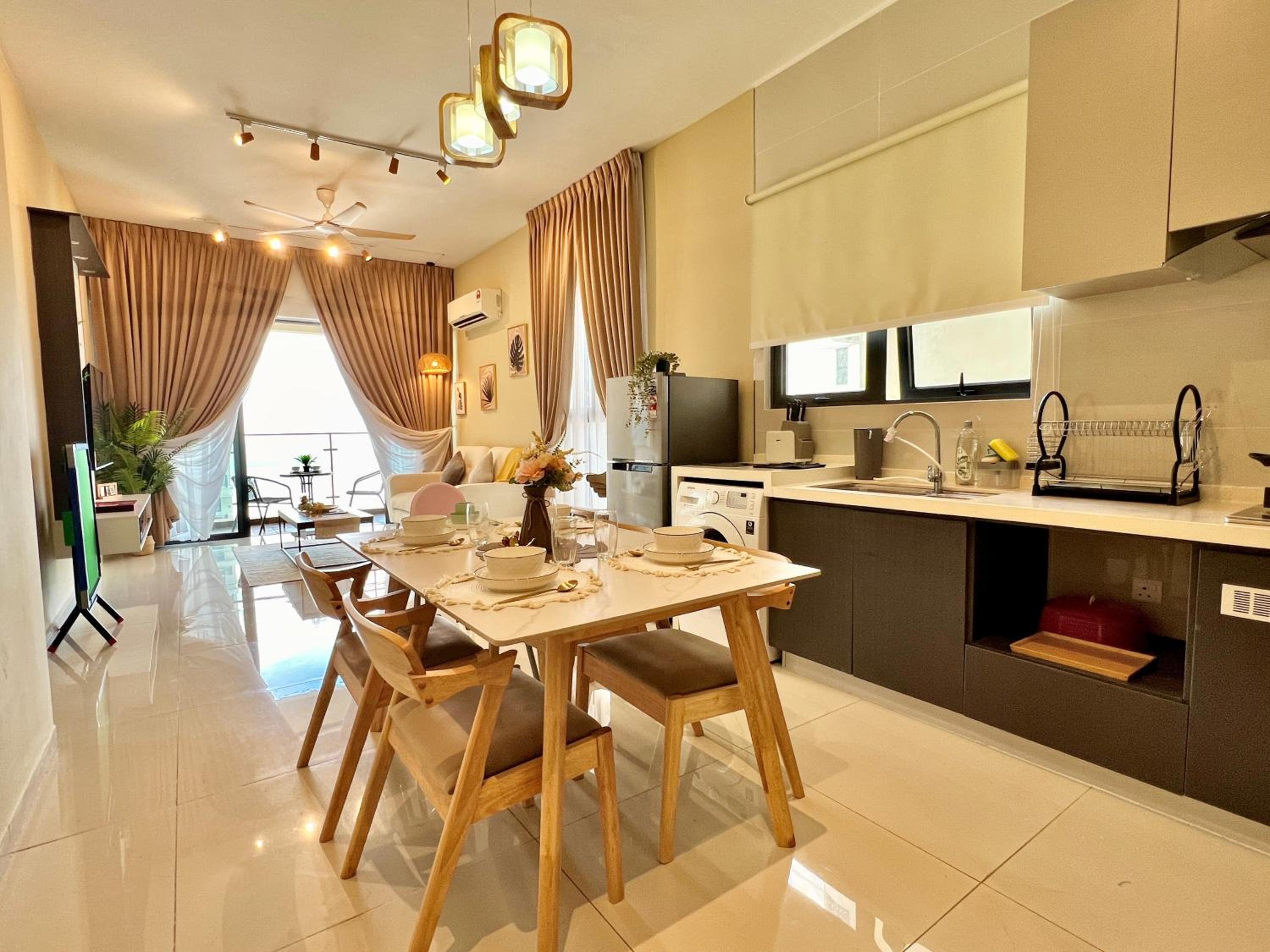 Country Garden Danga Bay Amberside by R9 HomeStay