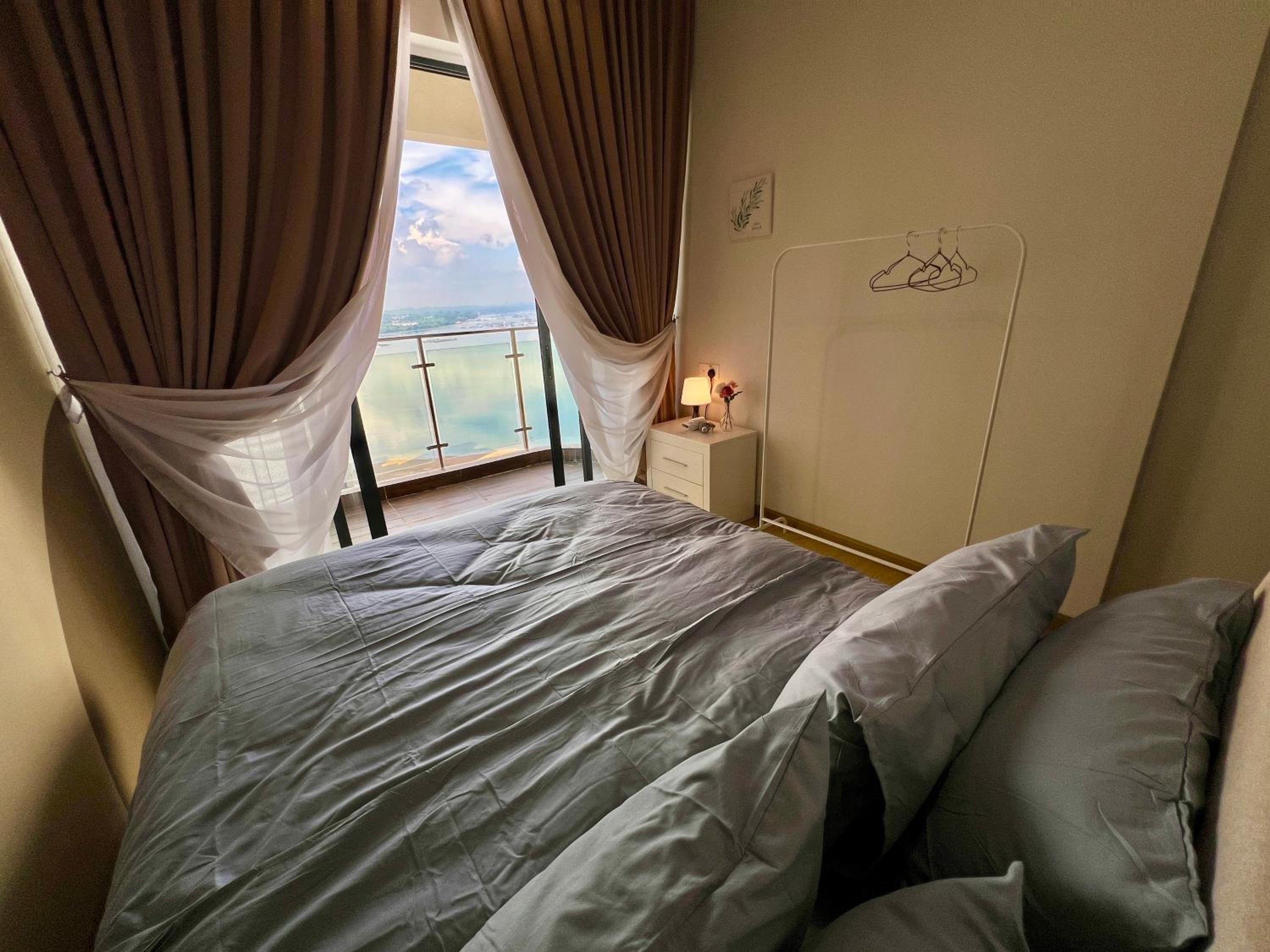 Country Garden Danga Bay Amberside by R9 HomeStay