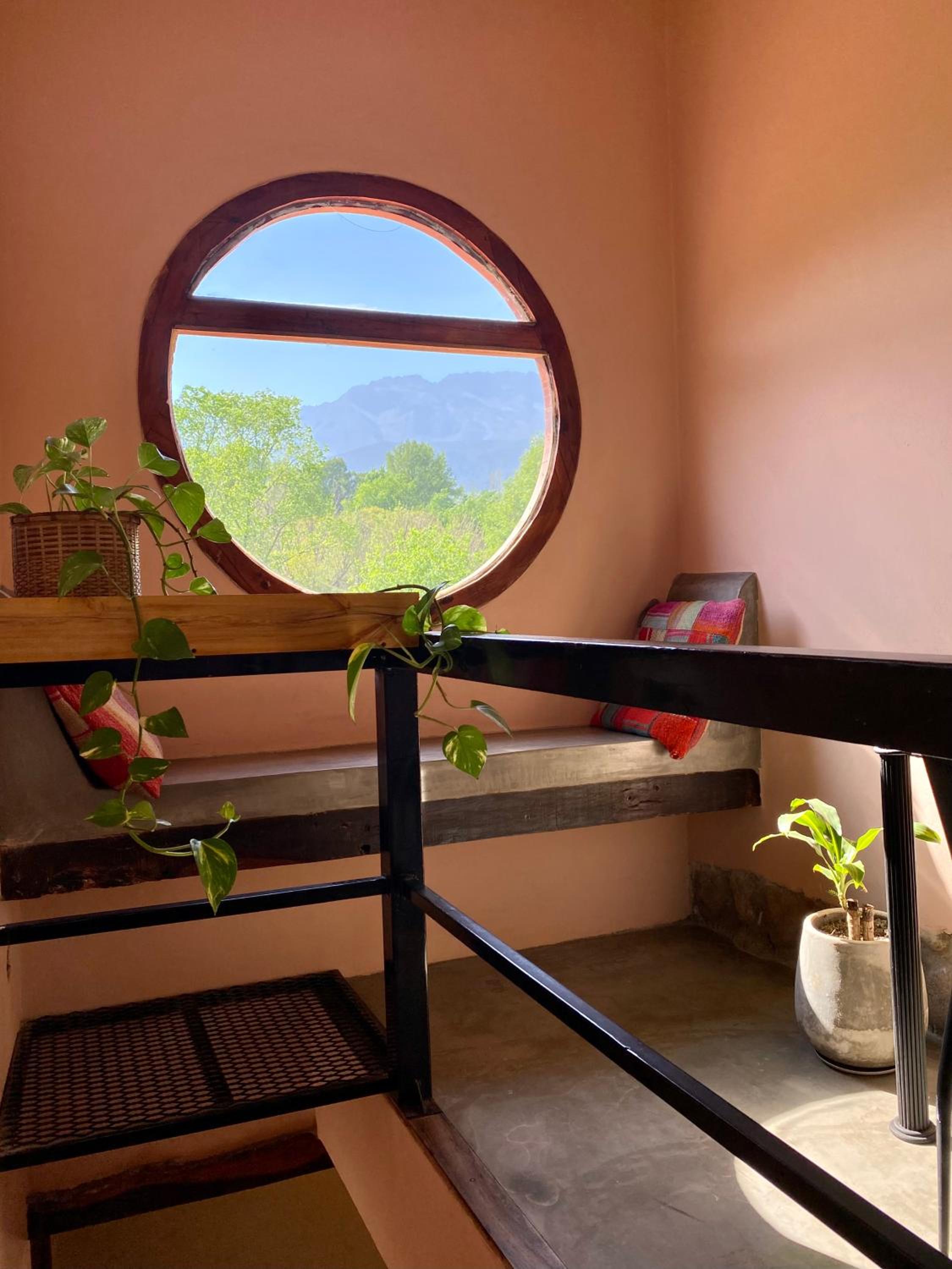 Casa de piedra con jardin y pileta - privada