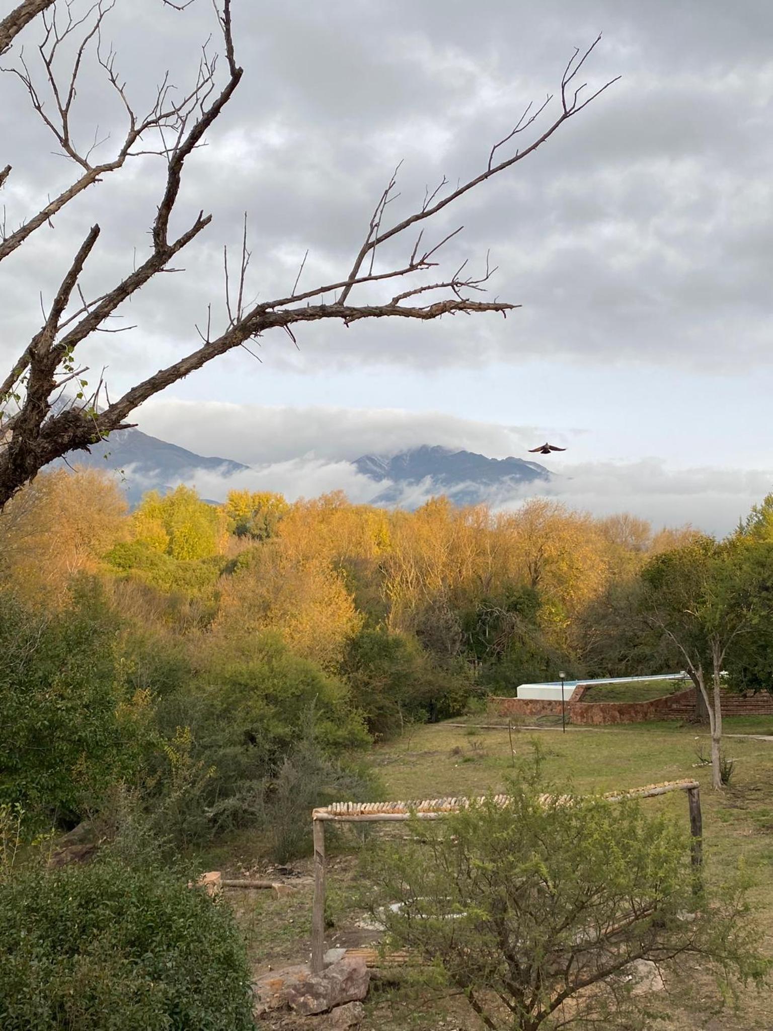 Casa de piedra con jardin y pileta - privada