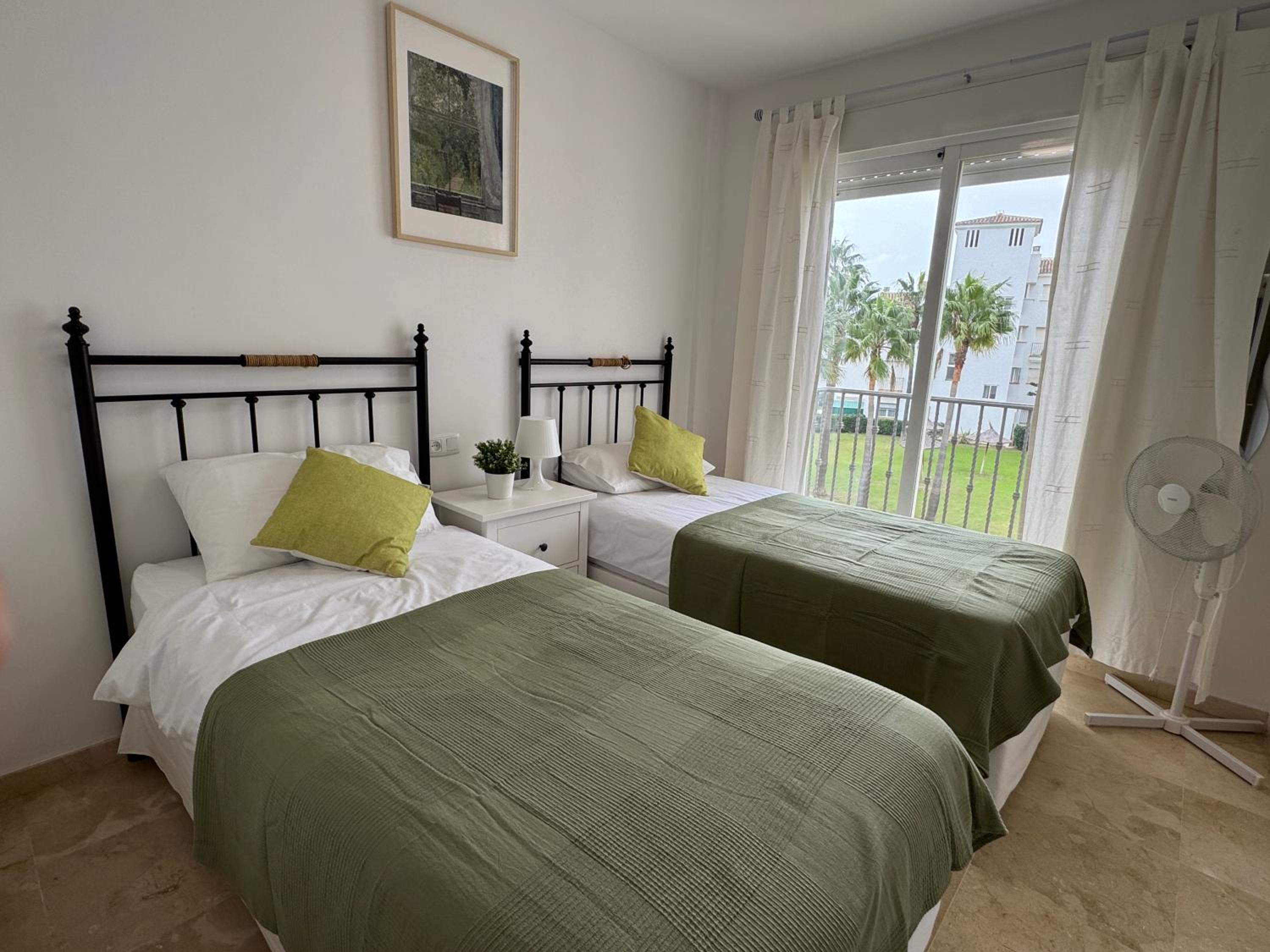 Casa Feliz - Stunning 2 bed Penthouse in Manilva with pool, sea and mountain views, close to the beach and facilities view 5