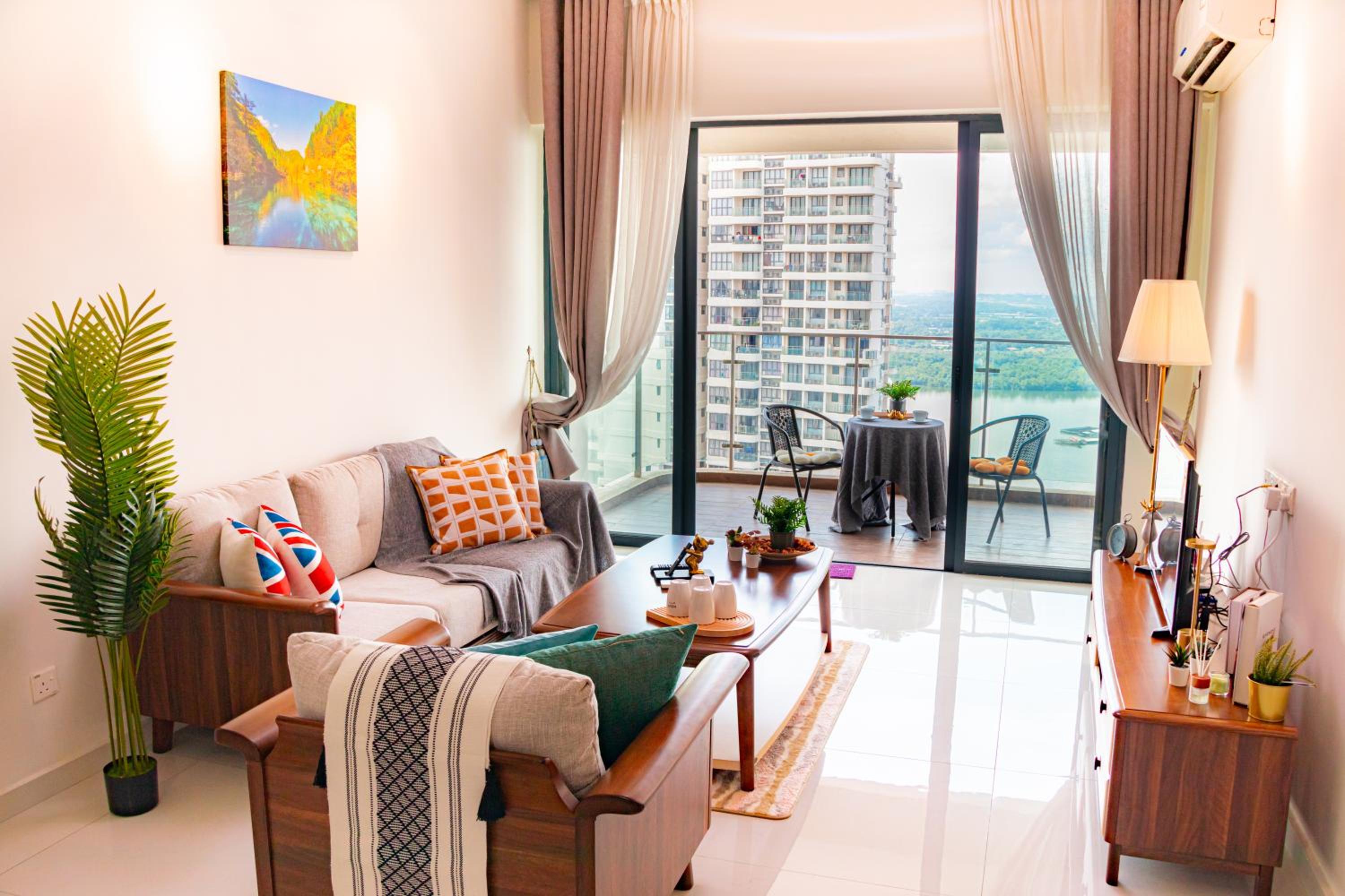 Country Garden Danga Bay Amberside by R9 HomeStay