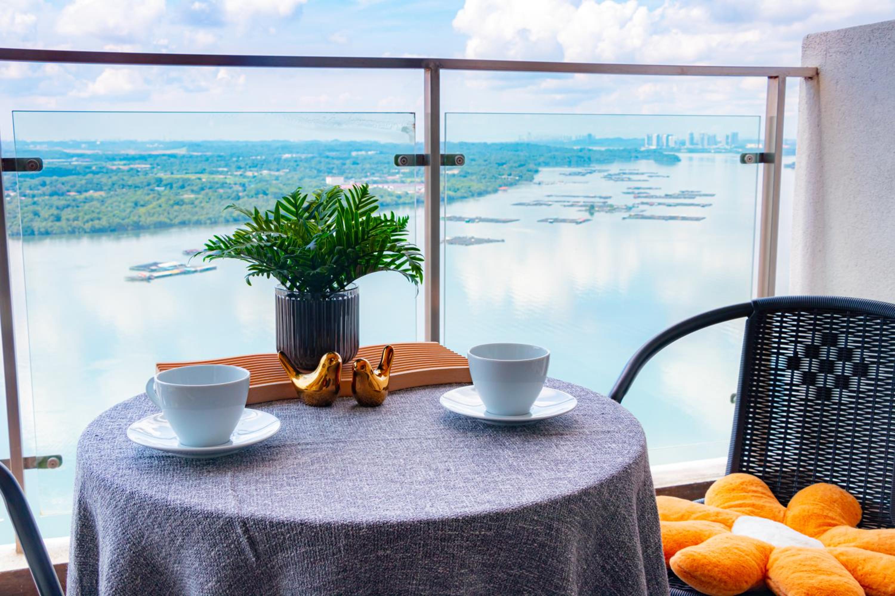 Country Garden Danga Bay Amberside by R9 HomeStay
