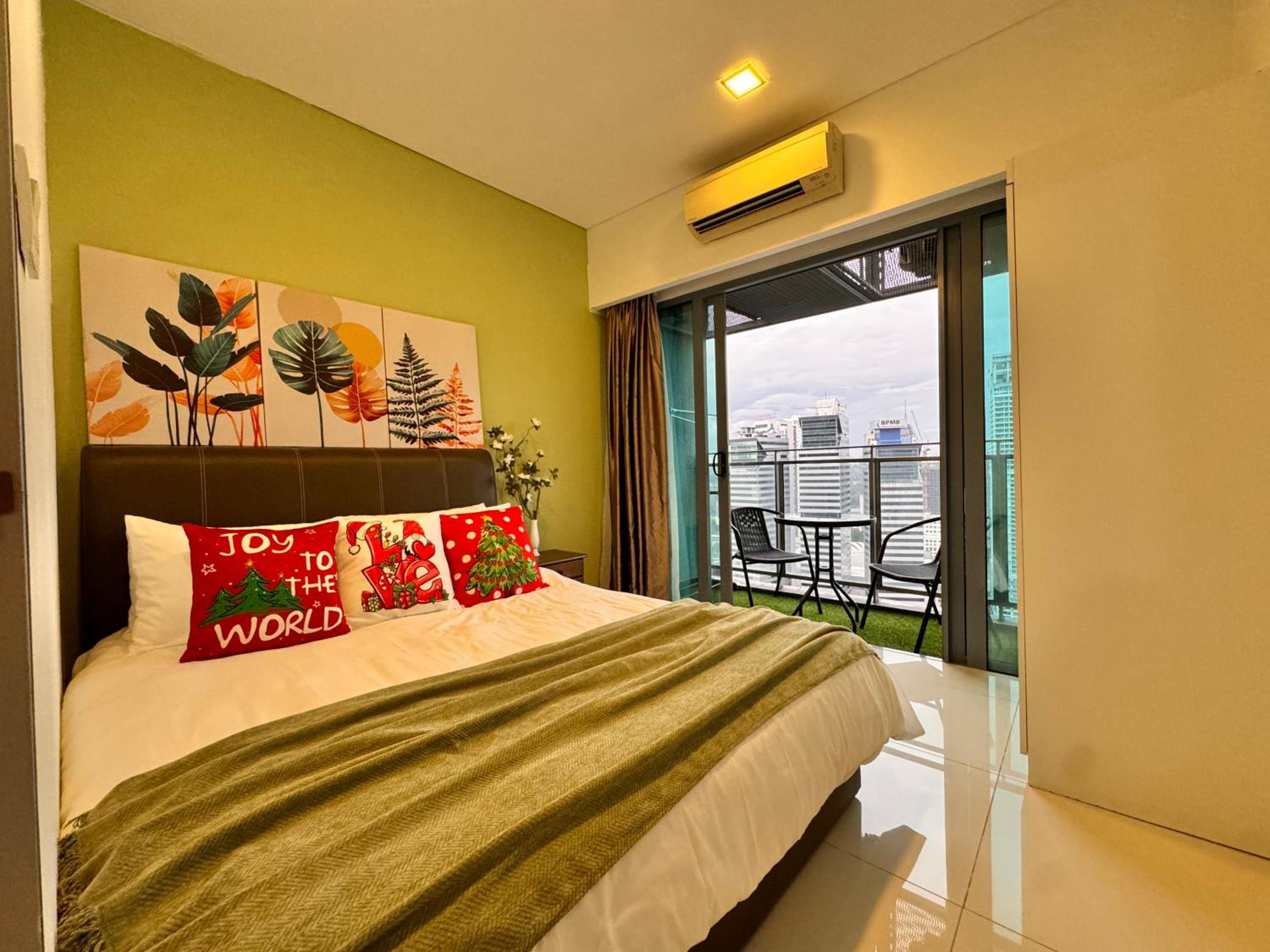 New KLCC 3Min 2B1B 1-7Pax Mercu Summer Suite By Fantasy Hospitality