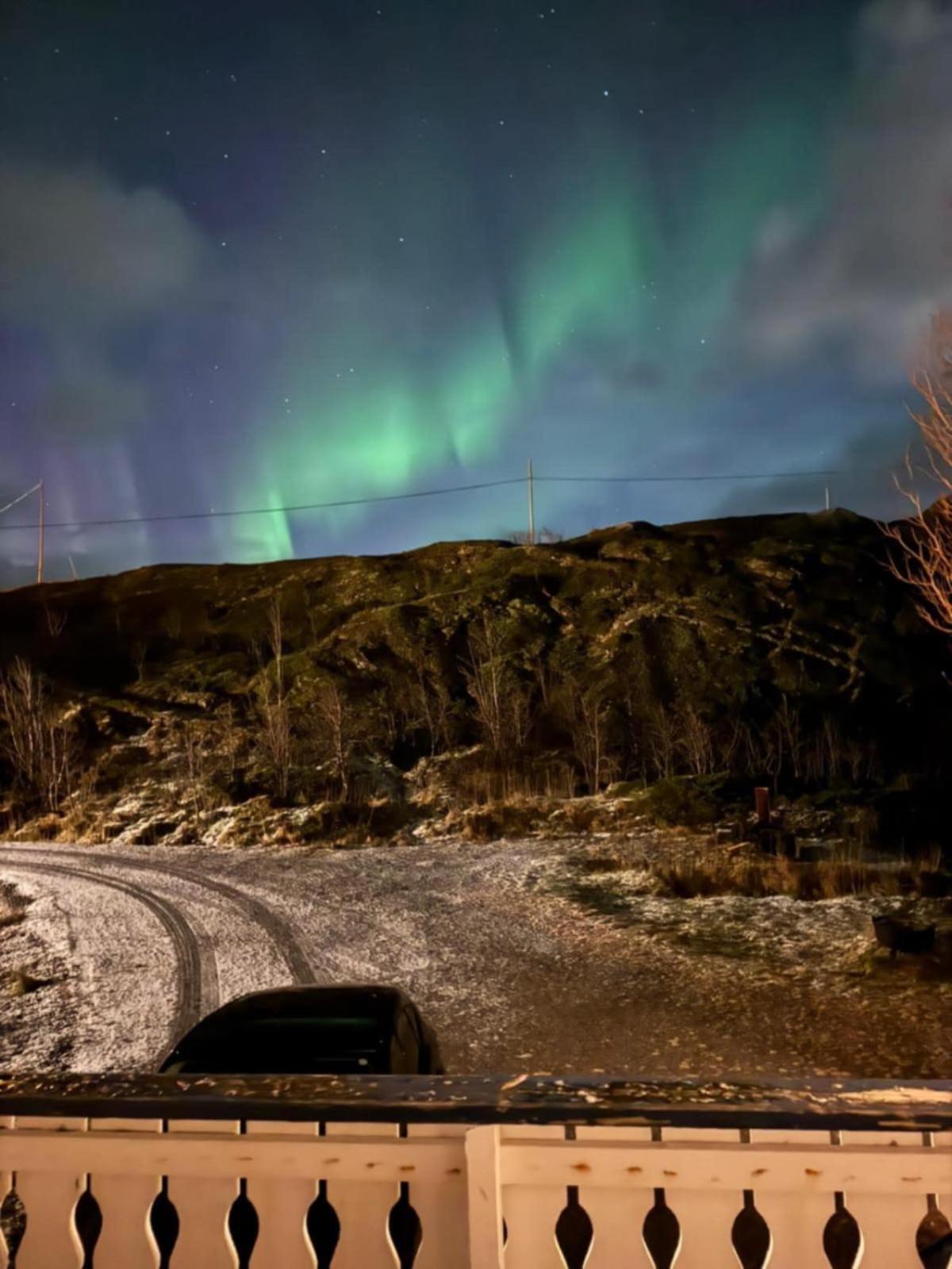Enebolig med Eventyrlig beliggenhet like ved sjøen i Lofoten view 4