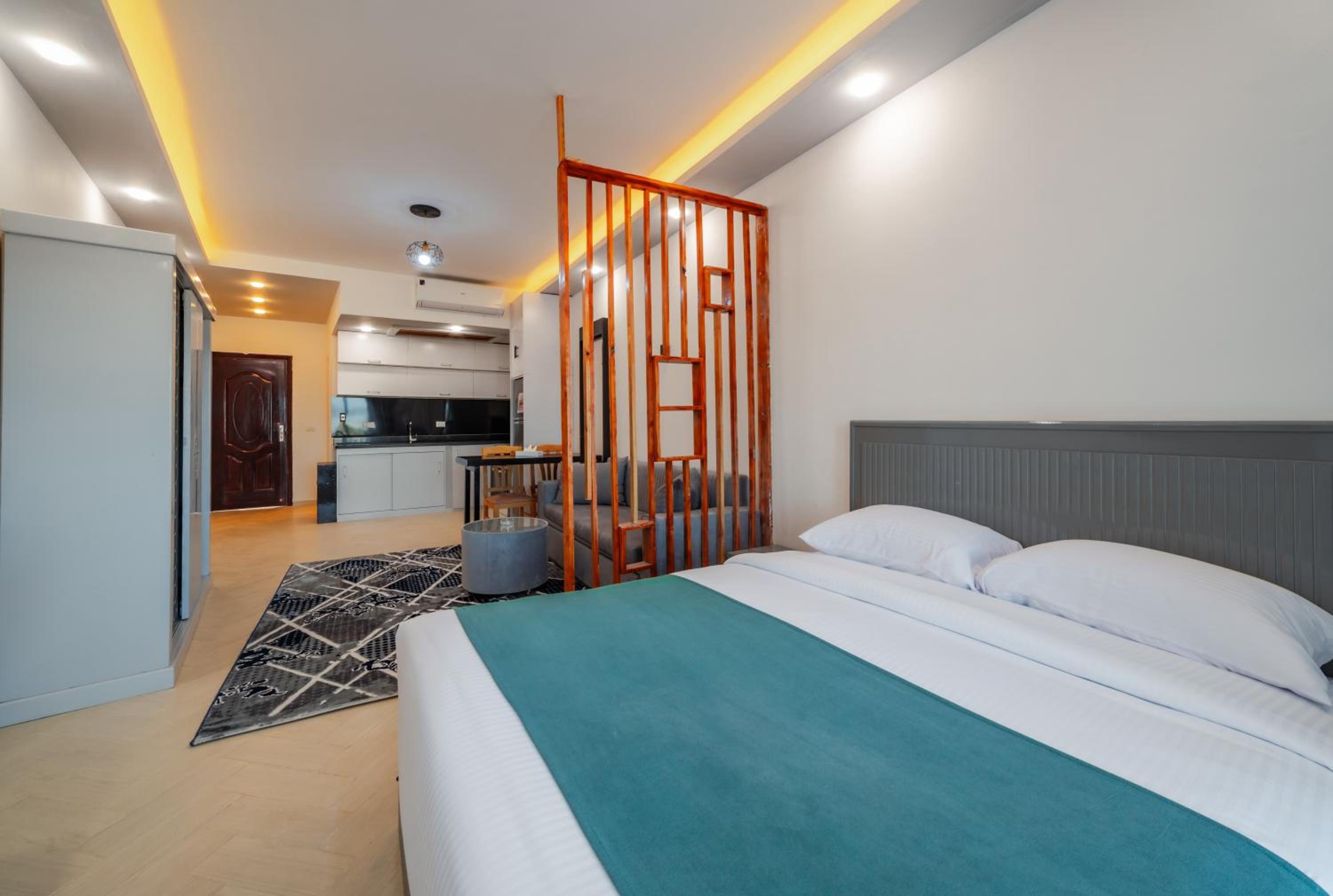 Al Saraya Sahl Hasheesh by Peaks