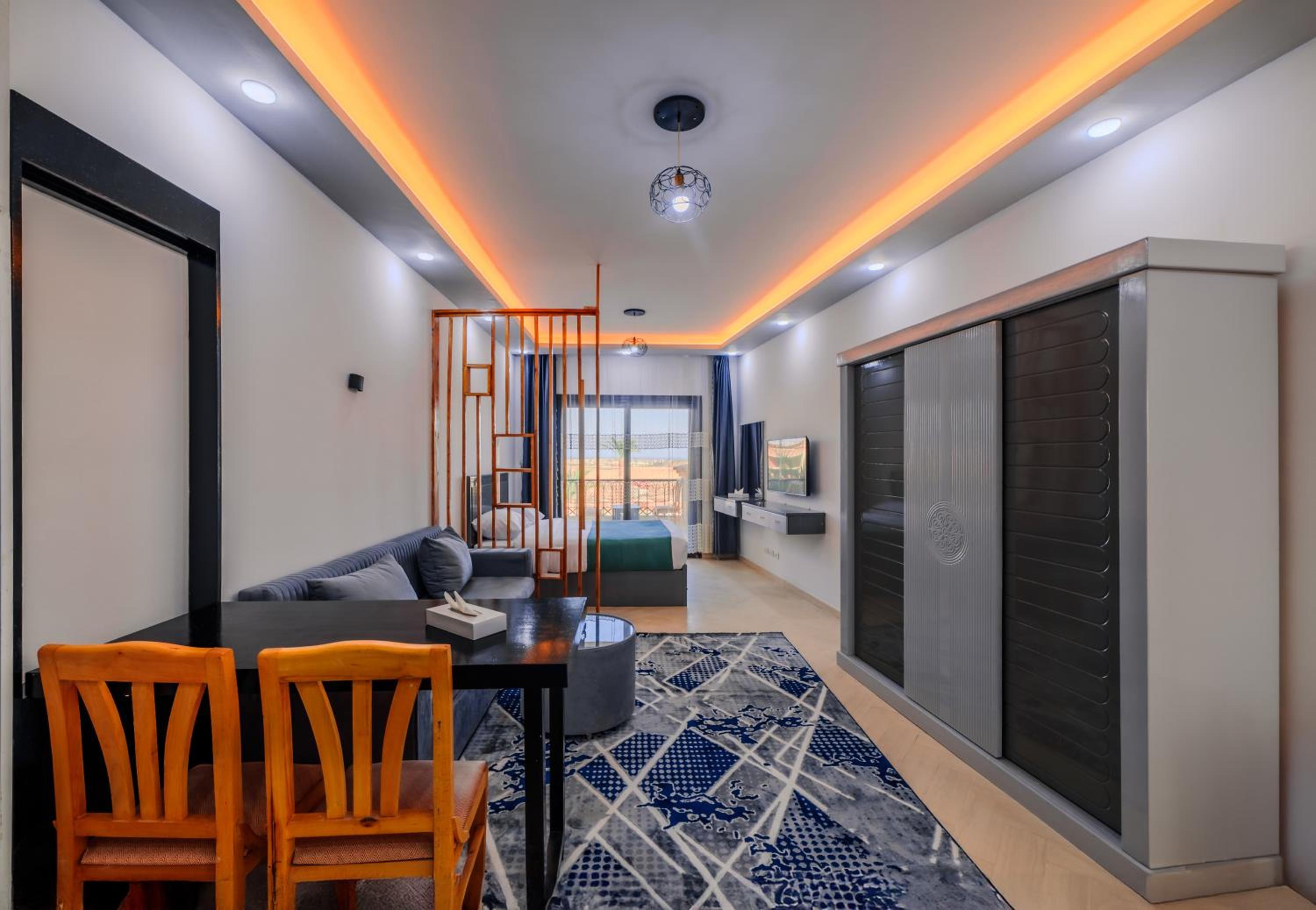 Al Saraya Sahl Hasheesh by Peaks