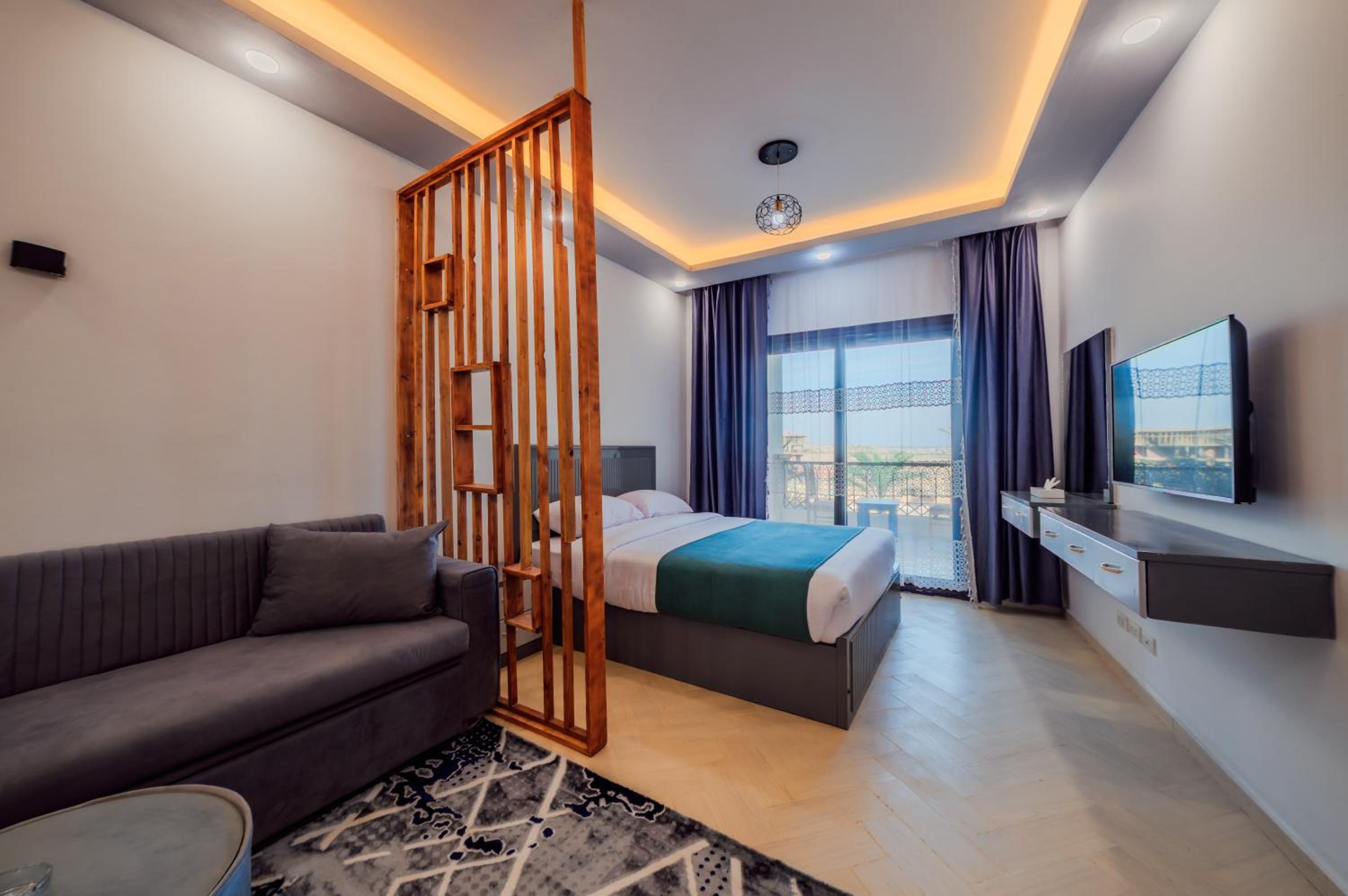 Al Saraya Sahl Hasheesh by Peaks