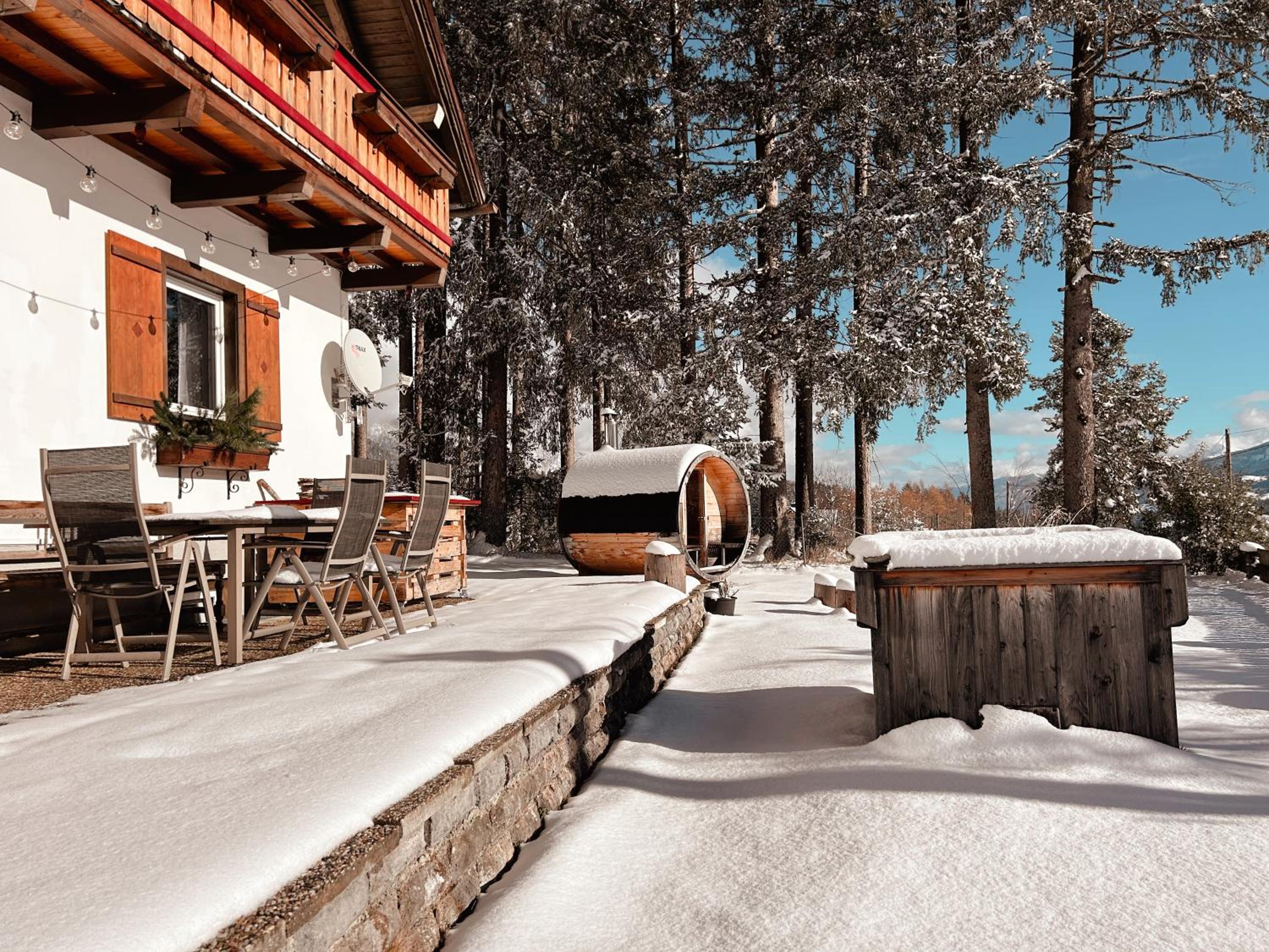 CHILLHAUS Pear Mountain by AA Holiday Homes