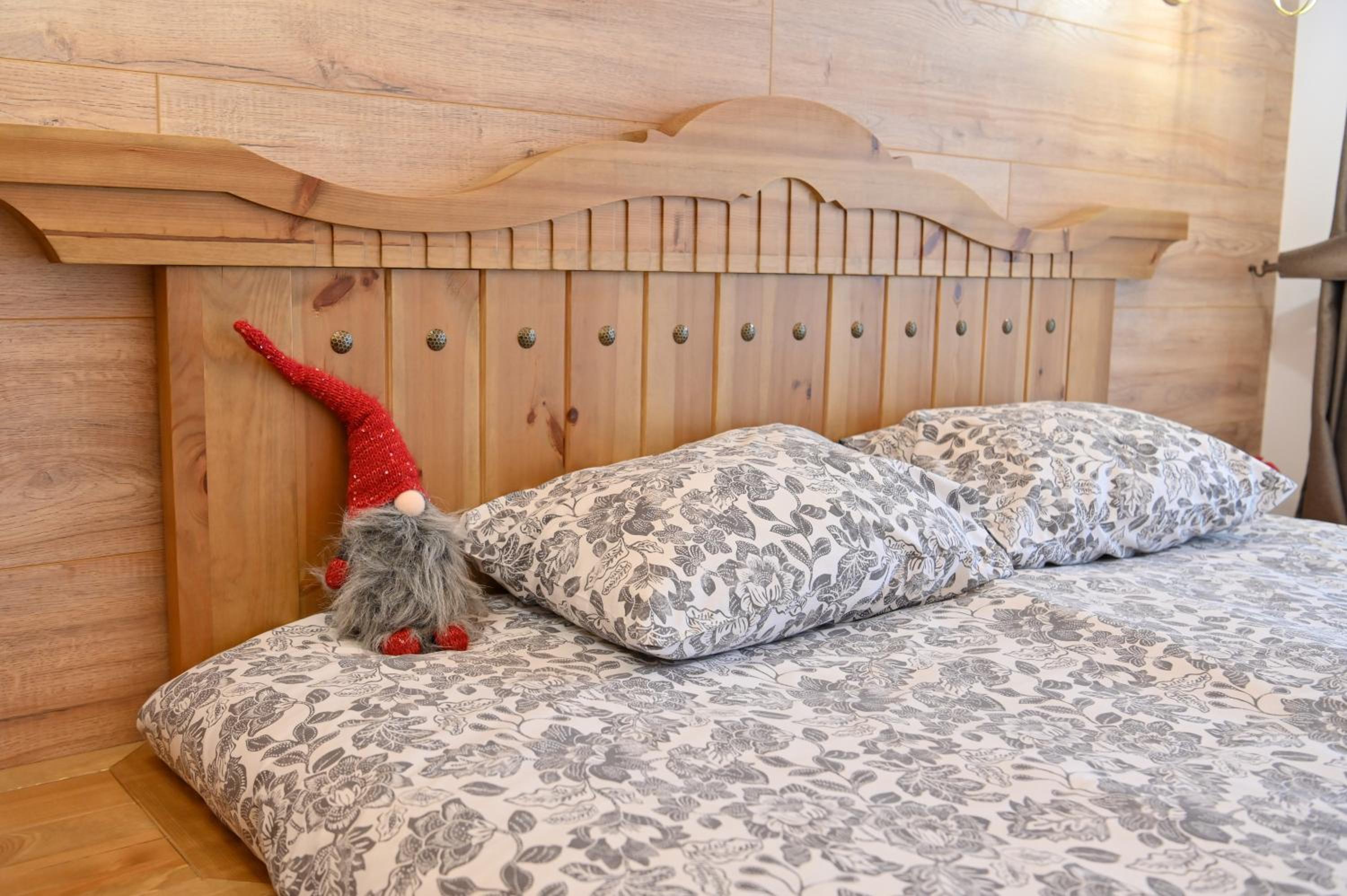 Villa Raphael w Sauna near Pirin Golf Resort view 5
