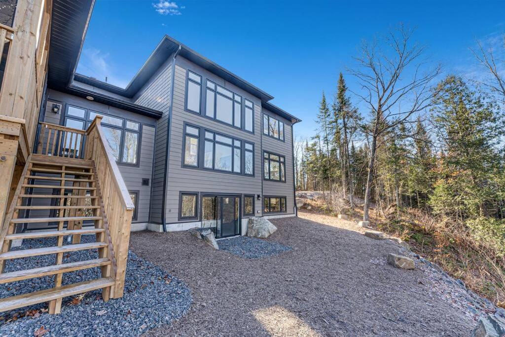 Luxurious Cottage at Lake of Bays