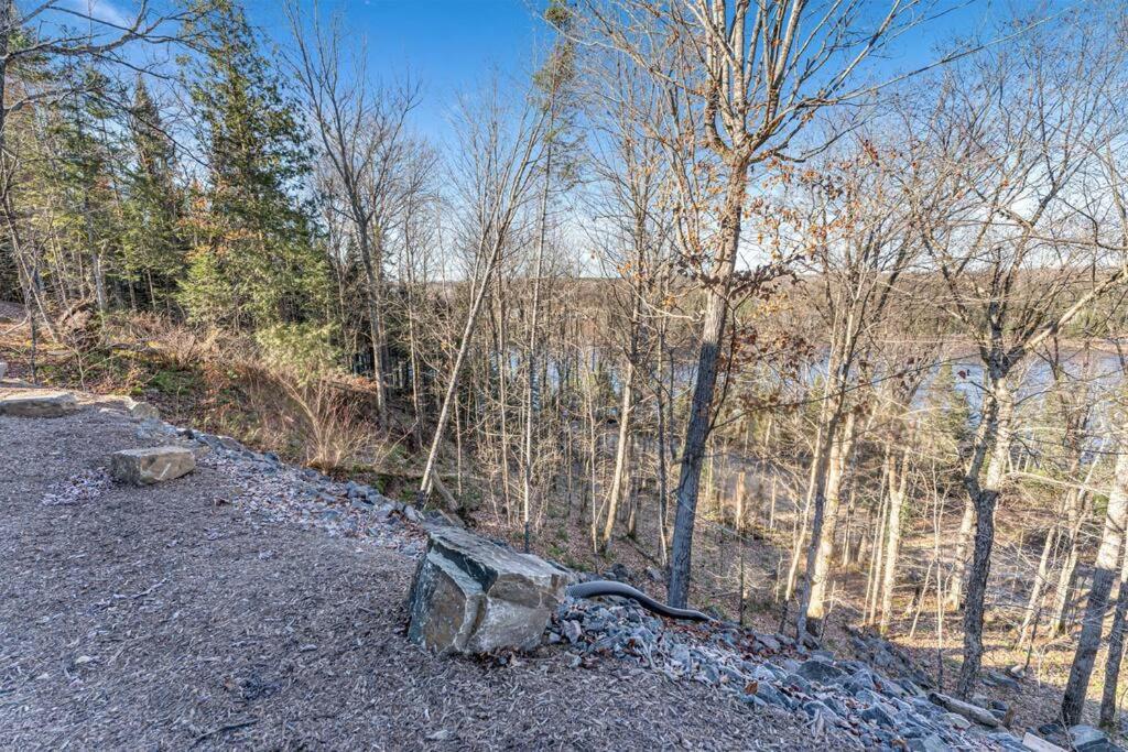 Luxurious Cottage at Lake of Bays