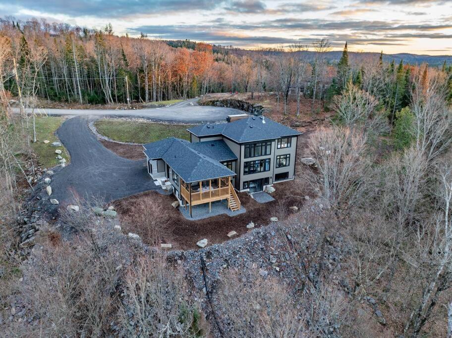 Luxurious Cottage at Lake of Bays