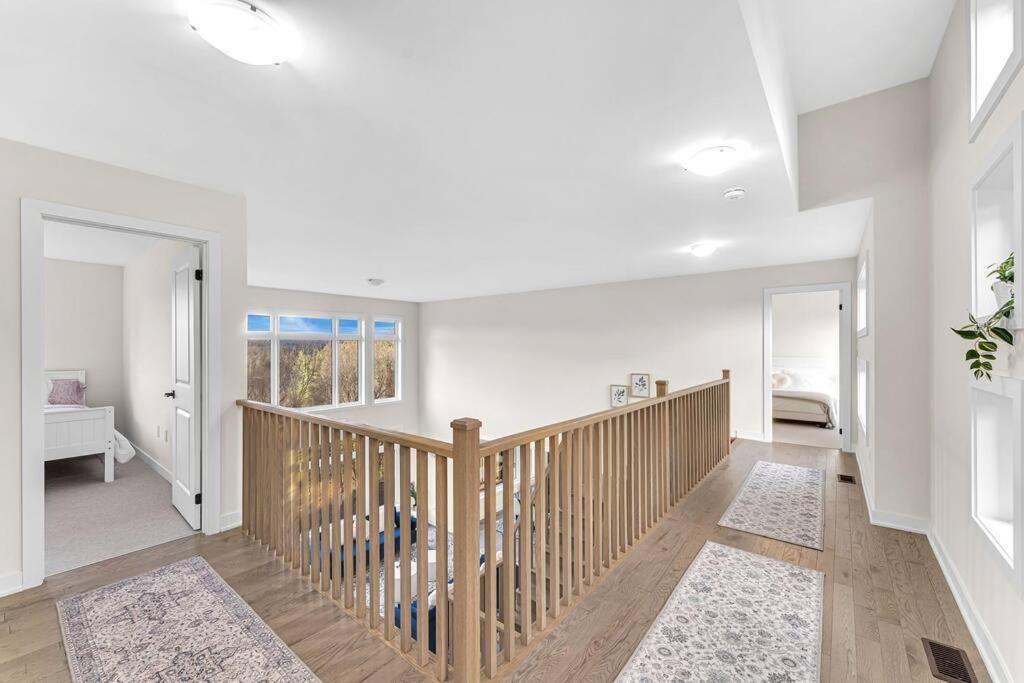 Luxurious Cottage at Lake of Bays