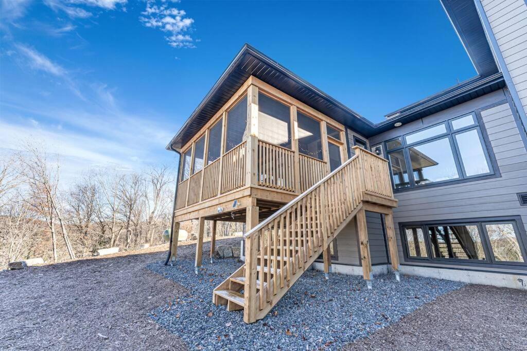 Luxurious Cottage at Lake of Bays