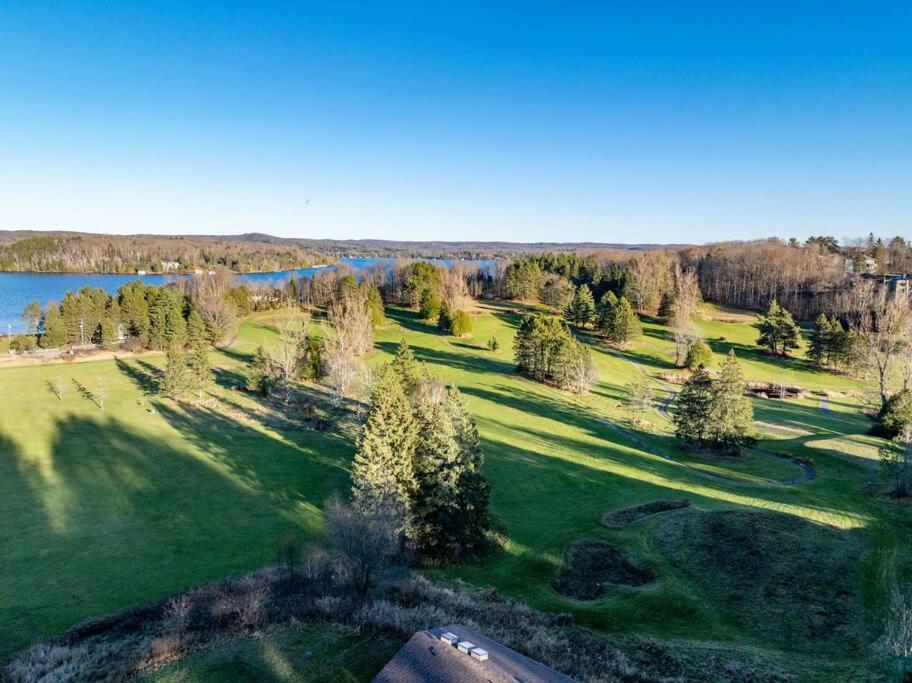 Luxurious Cottage at Lake of Bays