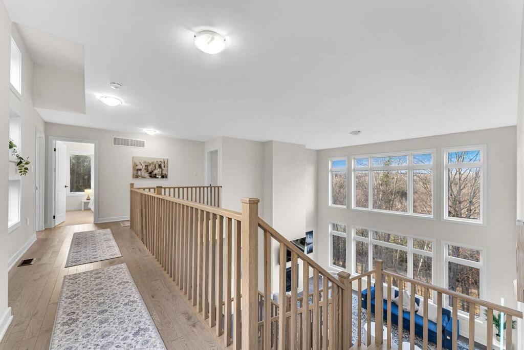 Luxurious Cottage at Lake of Bays