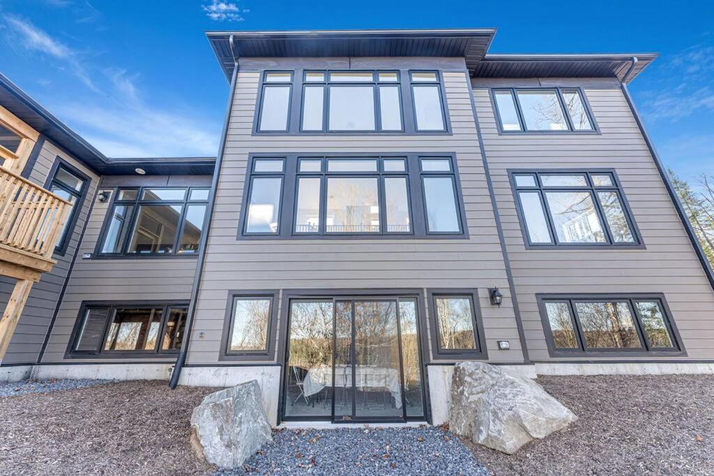 Luxurious Cottage at Lake of Bays